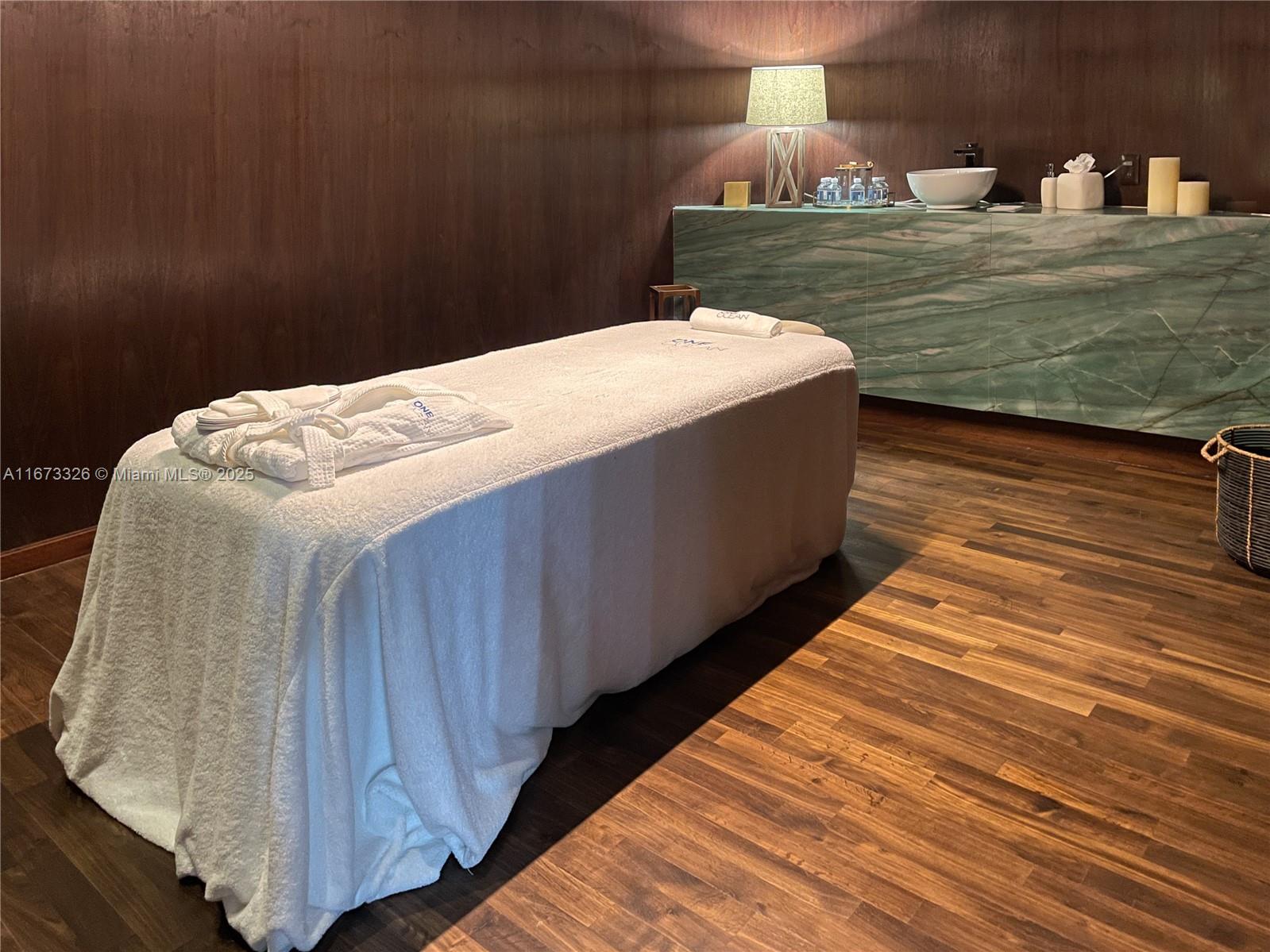 ONE OCEAN CONDO - Residential