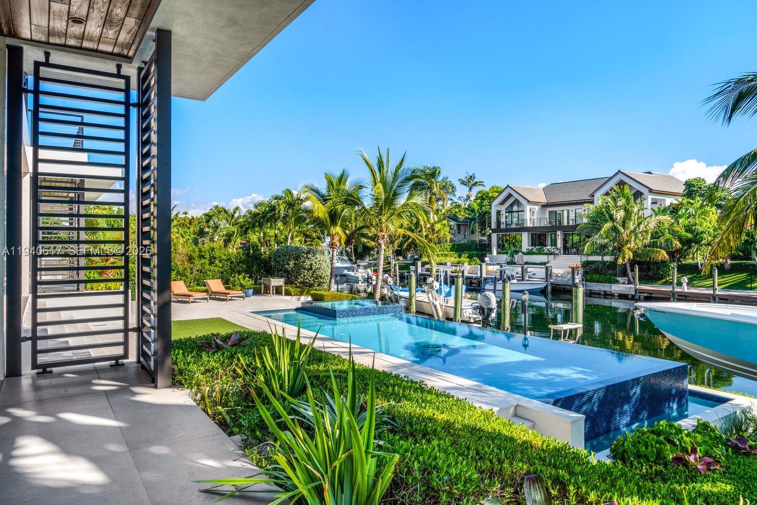 SUNRISE HARBOUR REV PL - Residential