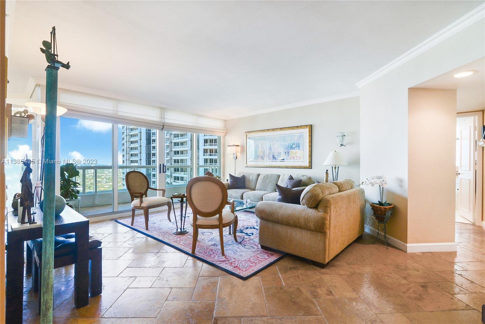 SOUTH TOWER AT THE POINT - Residential