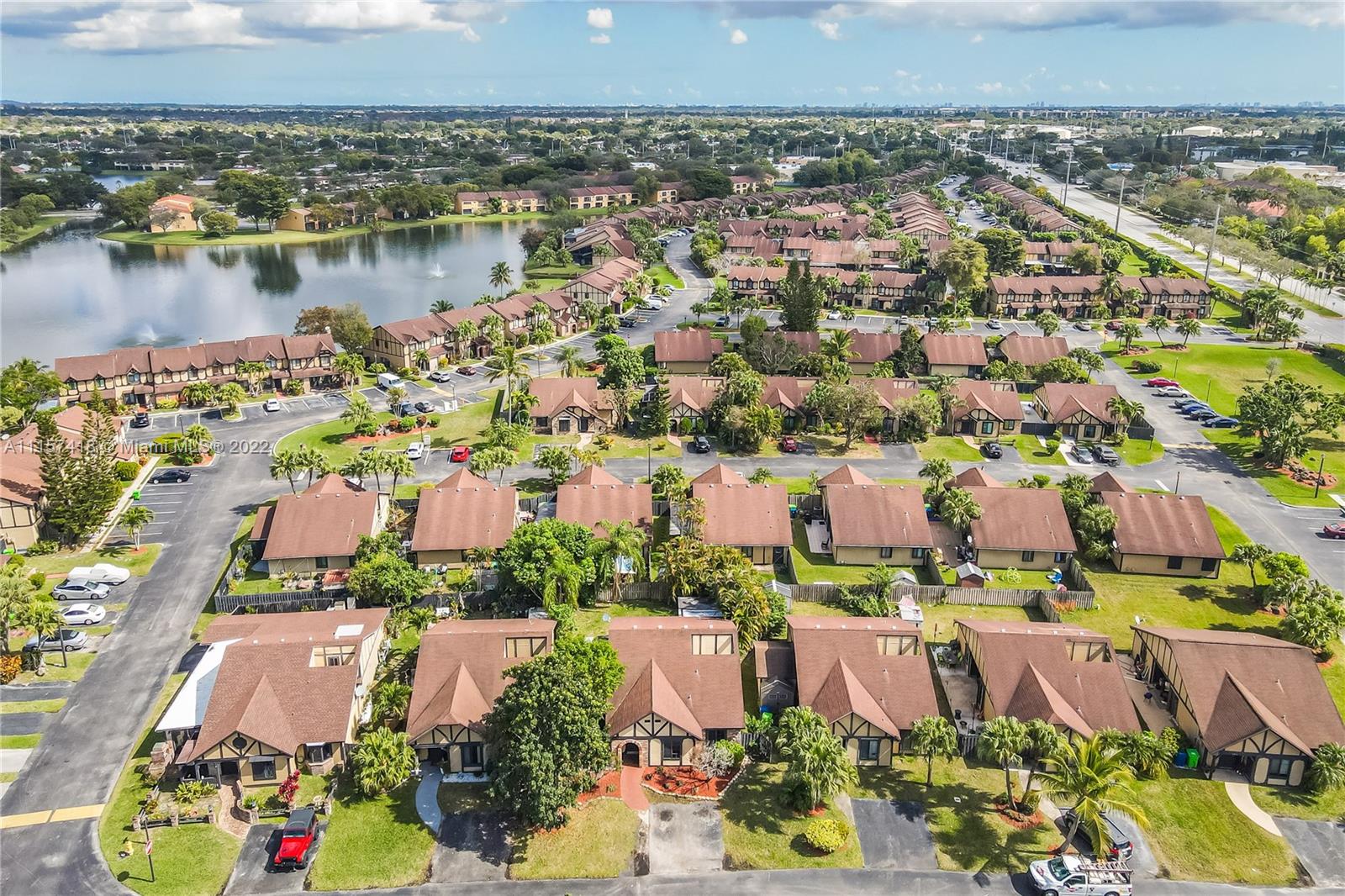 SPRINGTREE LAKES - Residential