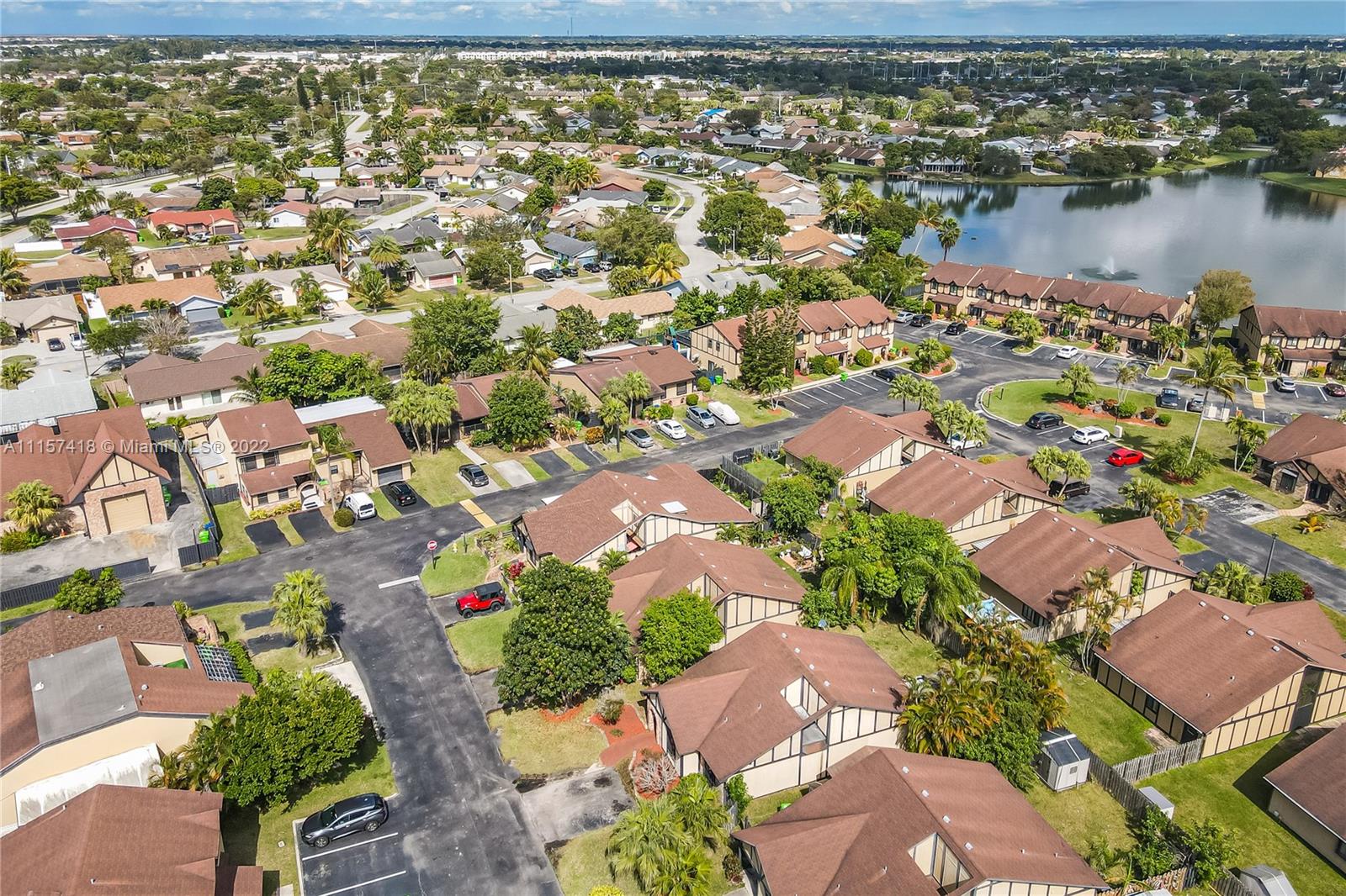 SPRINGTREE LAKES - Residential