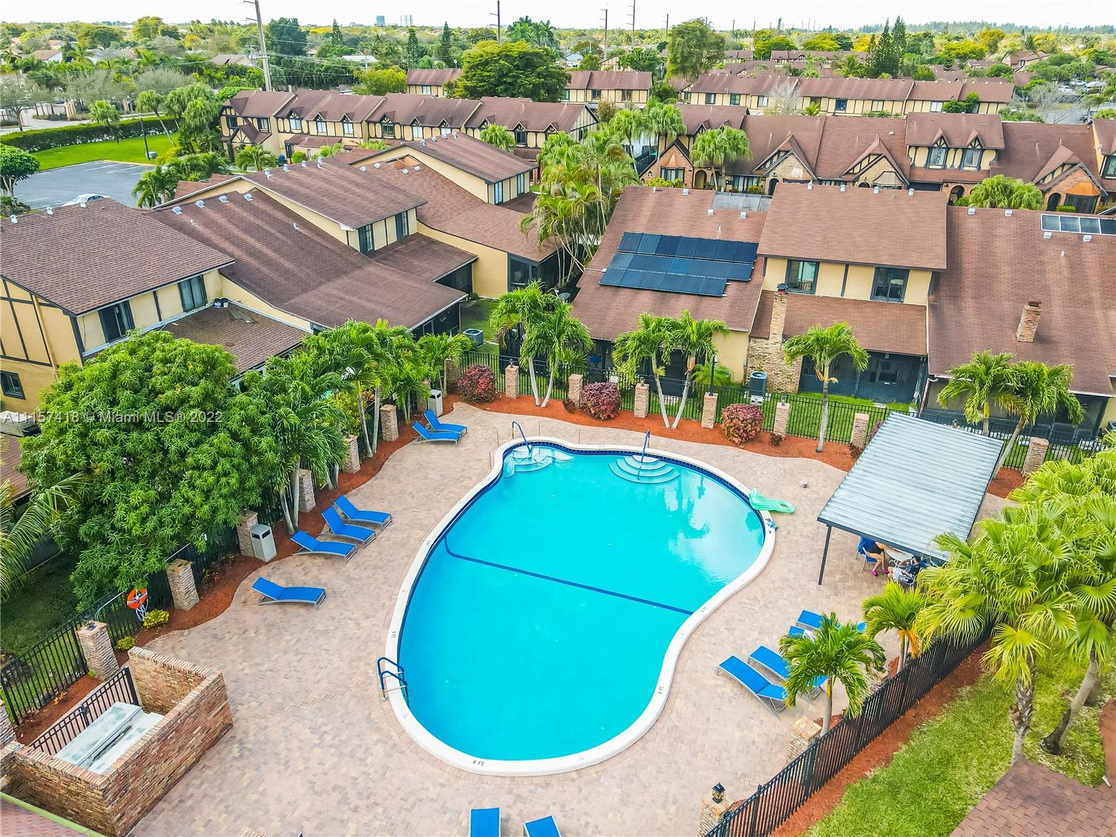 SPRINGTREE LAKES - Residential