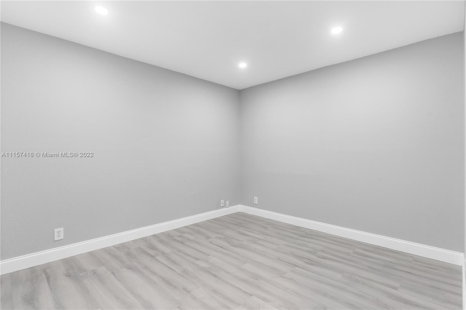 SPRINGTREE LAKES - Residential