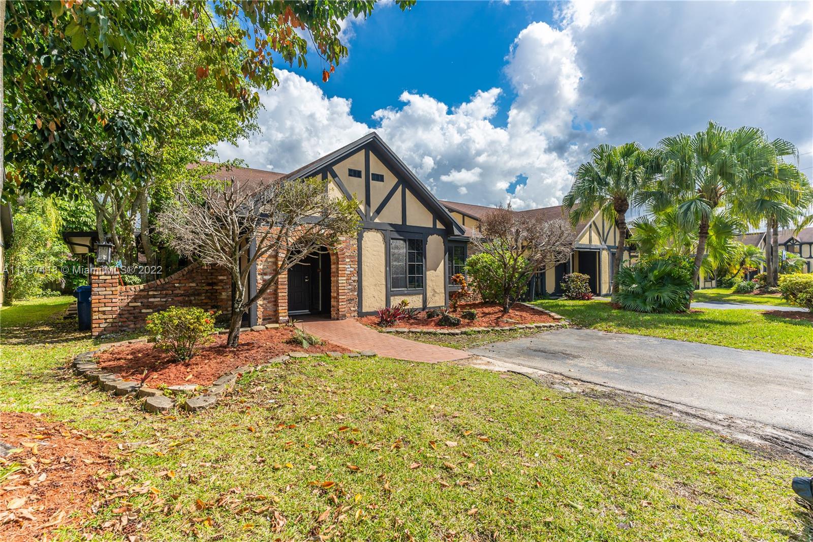 SPRINGTREE LAKES - Residential