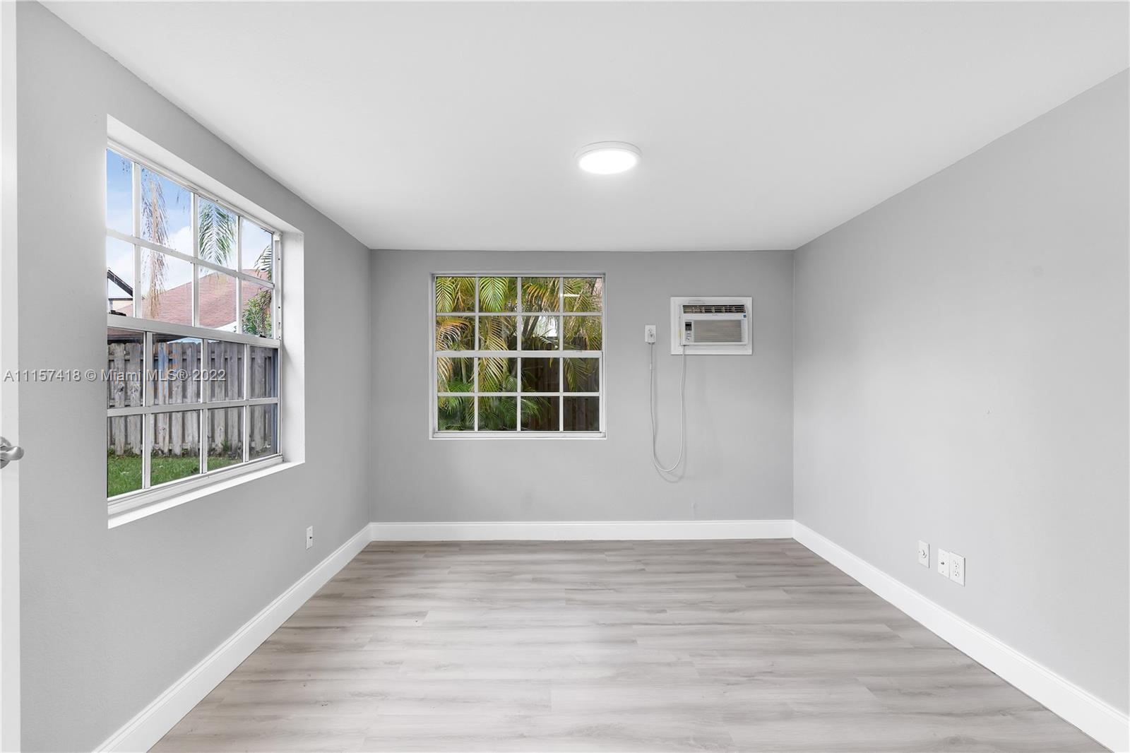 SPRINGTREE LAKES - Residential
