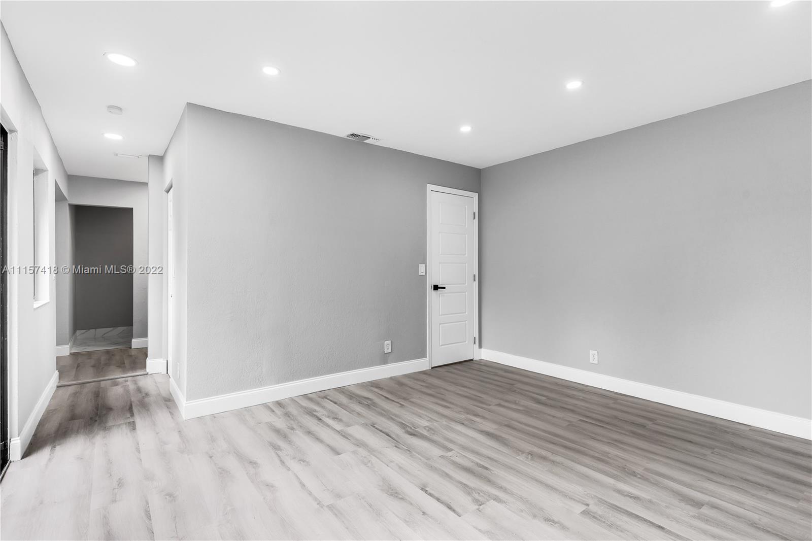 SPRINGTREE LAKES - Residential