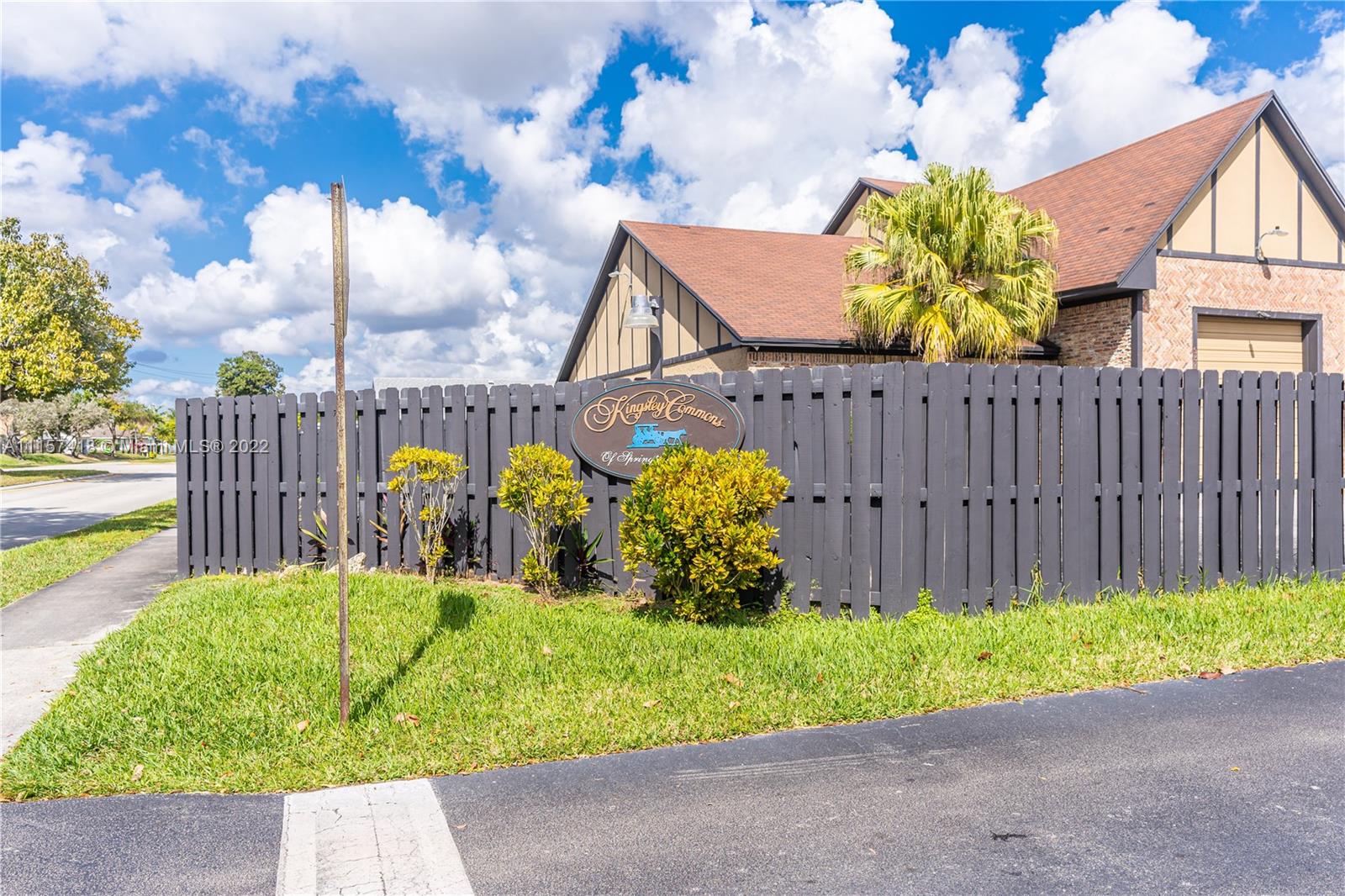 SPRINGTREE LAKES - Residential