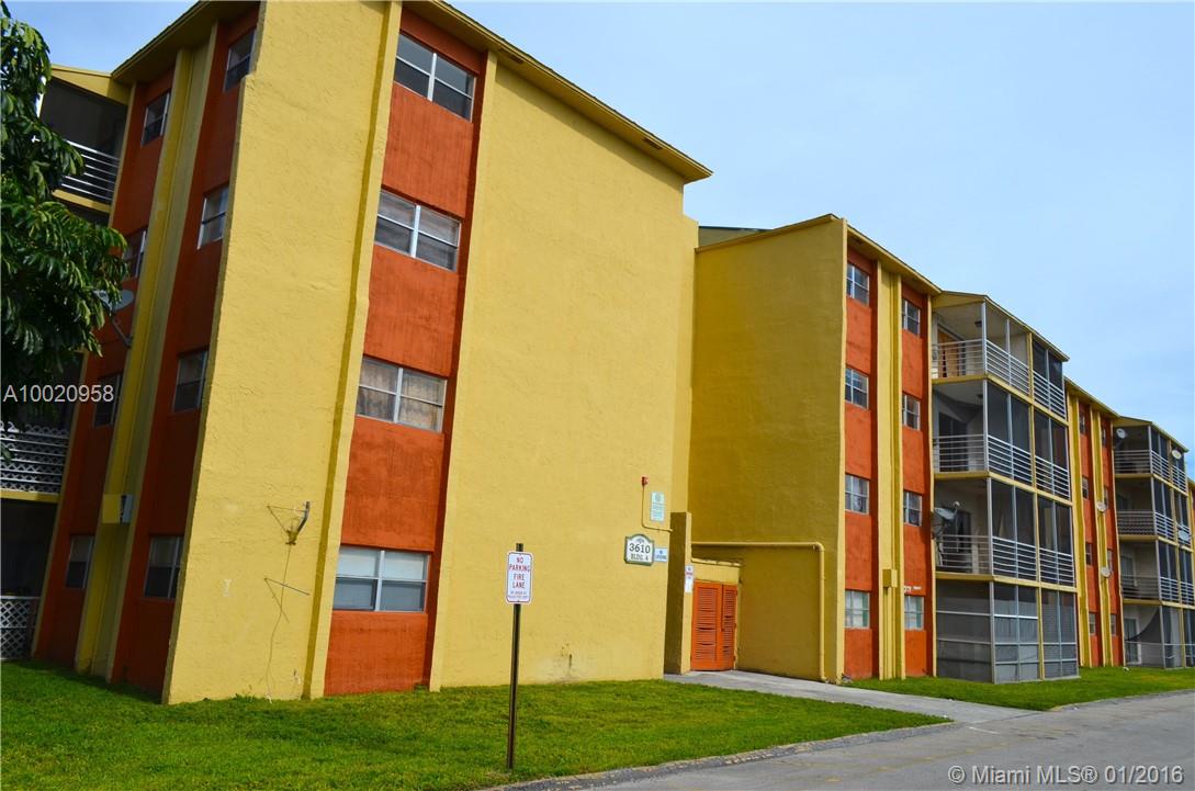 1 of 2 units being sold at a great deal! PRICED TO SELL! Units 212 & 312. Perfectly located one above the other. Both units rented to great long term tenants! building features on site management, leasing office and association. Laundry facility on each floor. This unit is currently rented at $650/month to great tenant who wishes to keep renewing! Call today for showings and all offers!