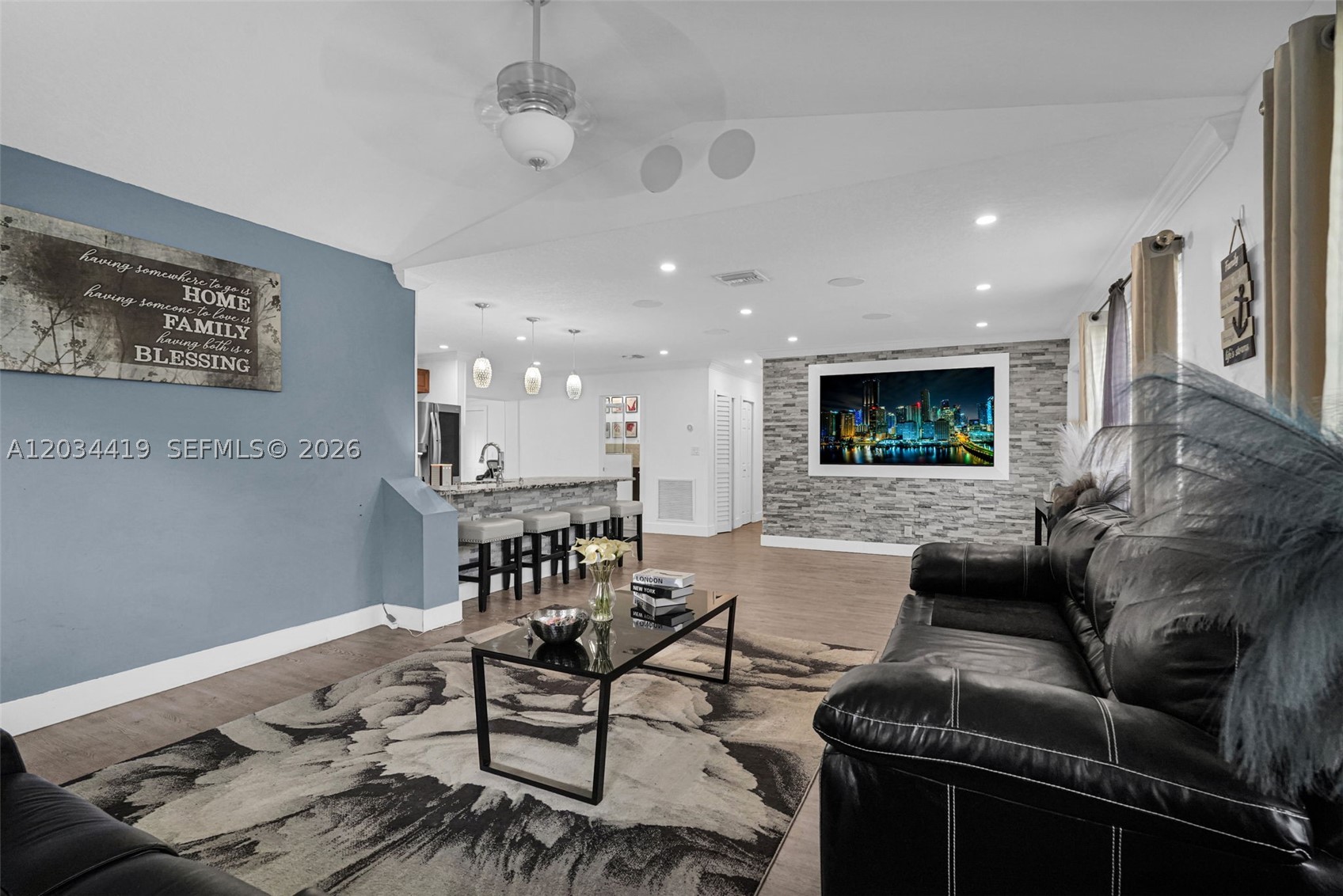 LAUDERDALE LAKES WEST GAT - Residential