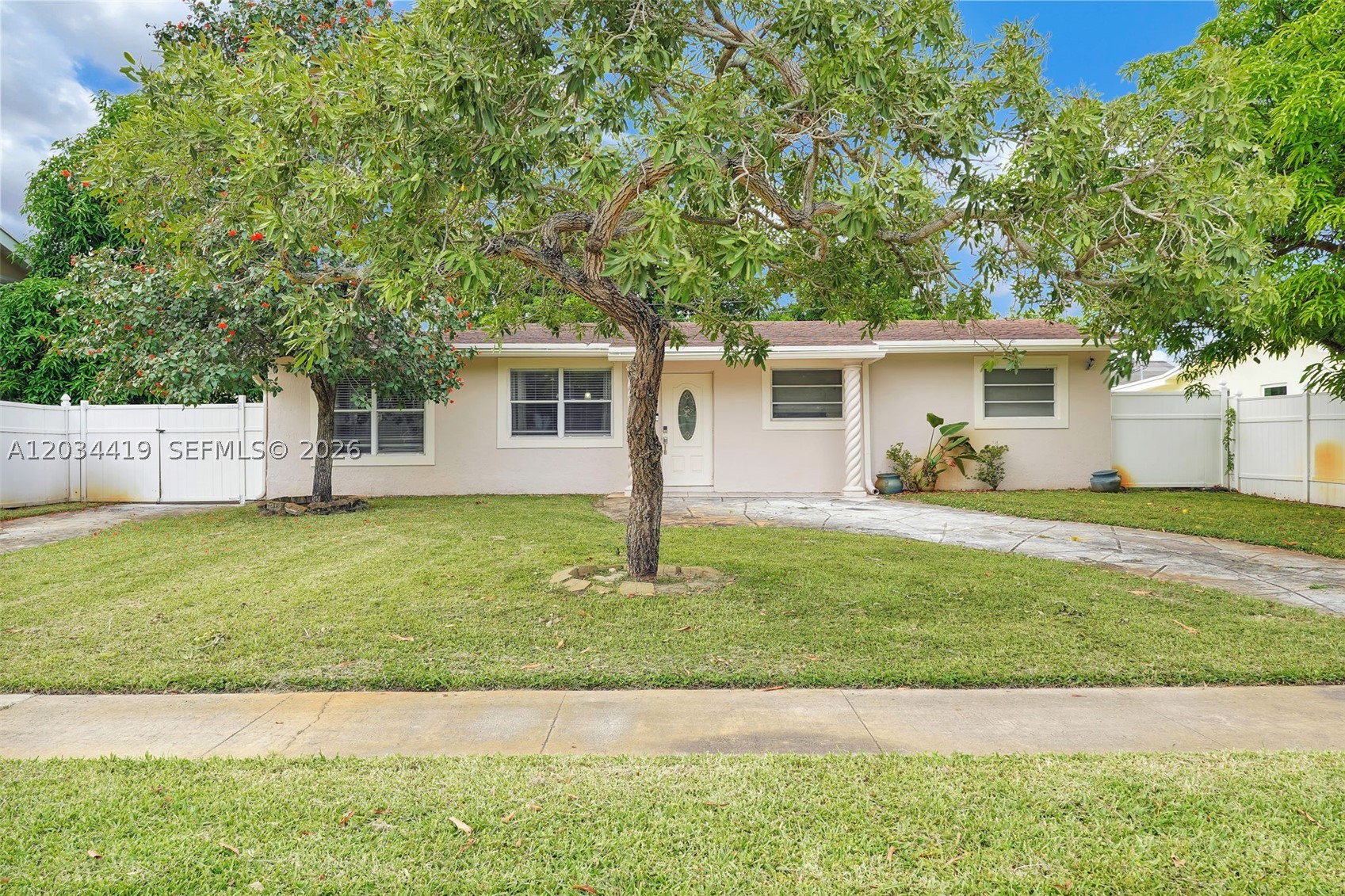 LAUDERDALE LAKES WEST GAT - Residential