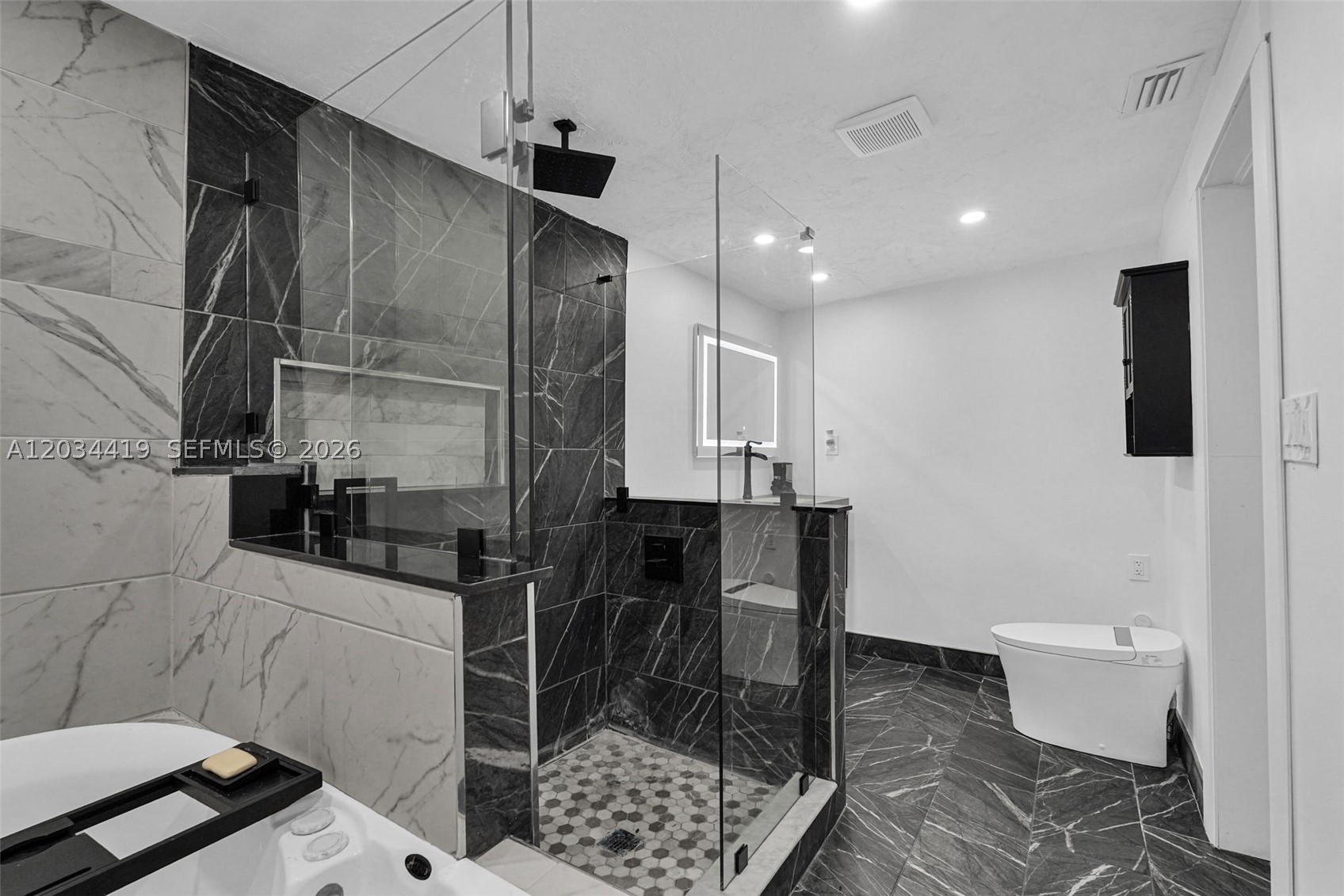 LAUDERDALE LAKES WEST GAT - Residential