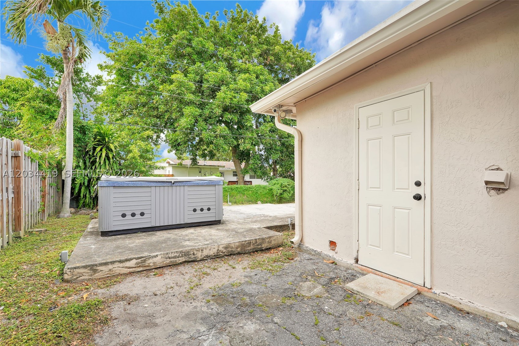 LAUDERDALE LAKES WEST GAT - Residential