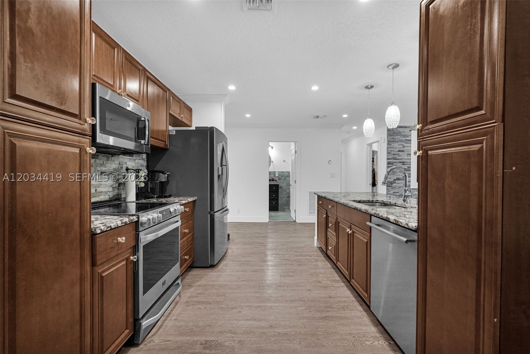 LAUDERDALE LAKES WEST GAT - Residential