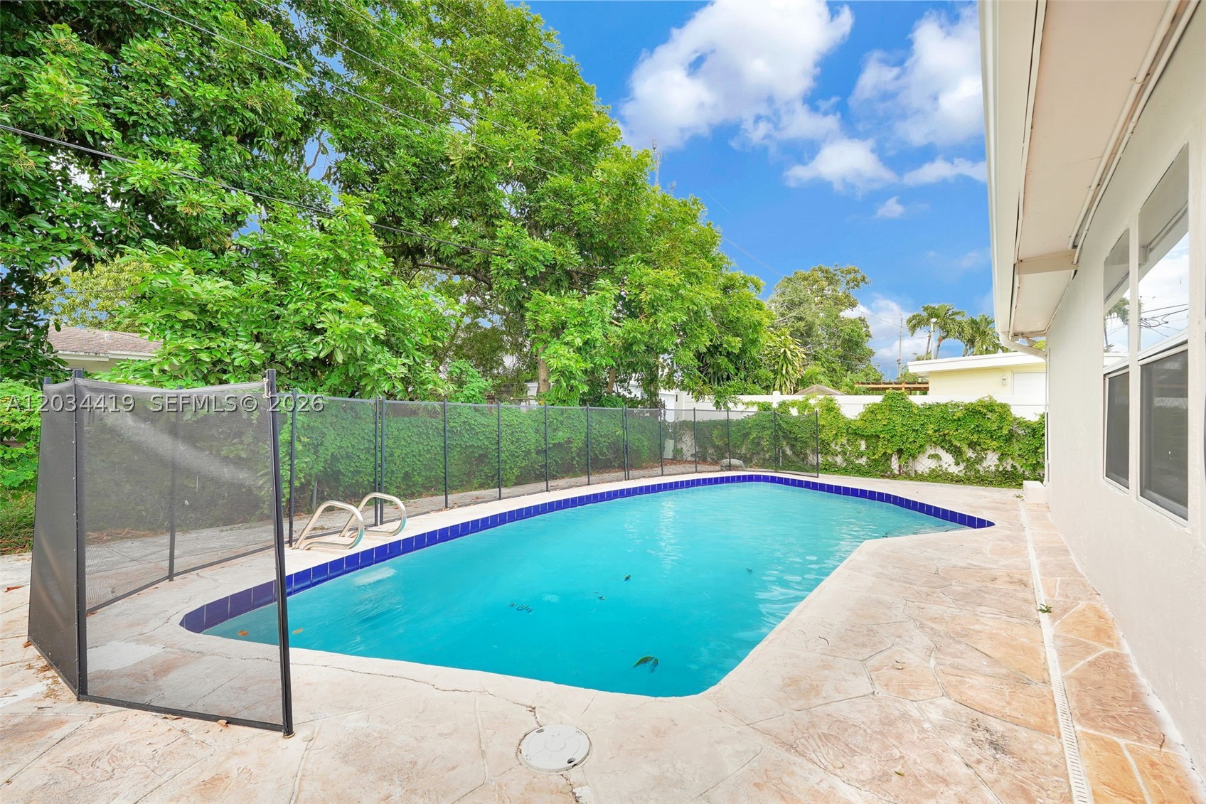 LAUDERDALE LAKES WEST GAT - Residential
