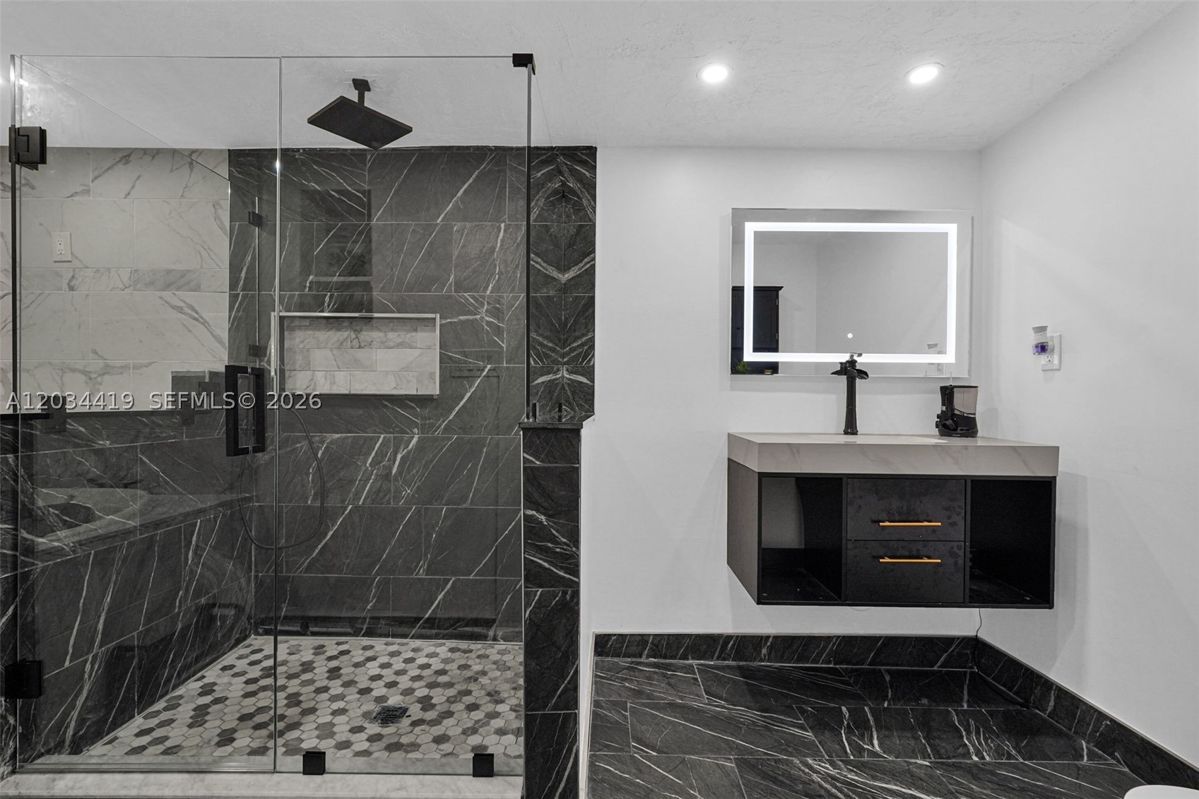 LAUDERDALE LAKES WEST GAT - Residential