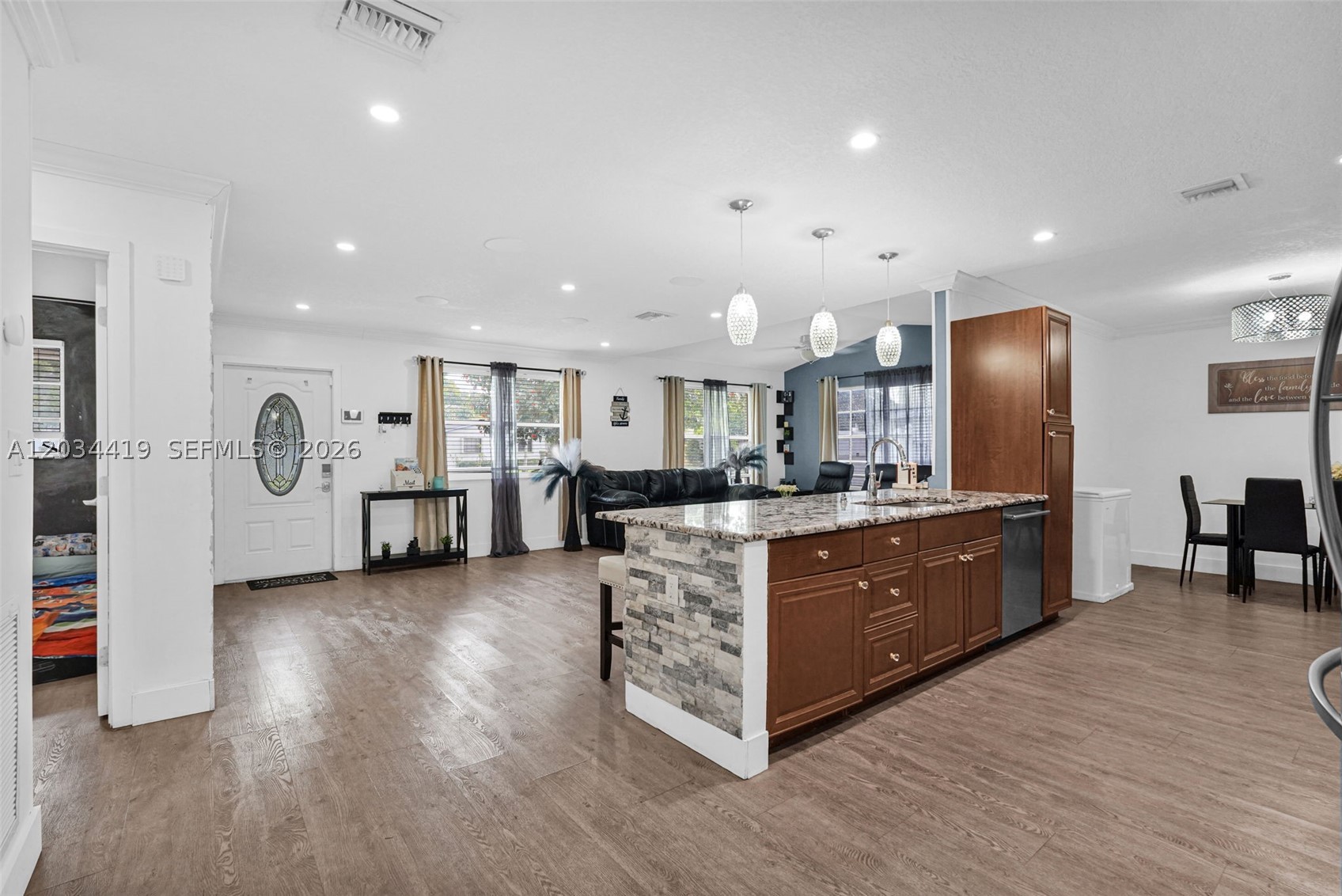 LAUDERDALE LAKES WEST GAT - Residential