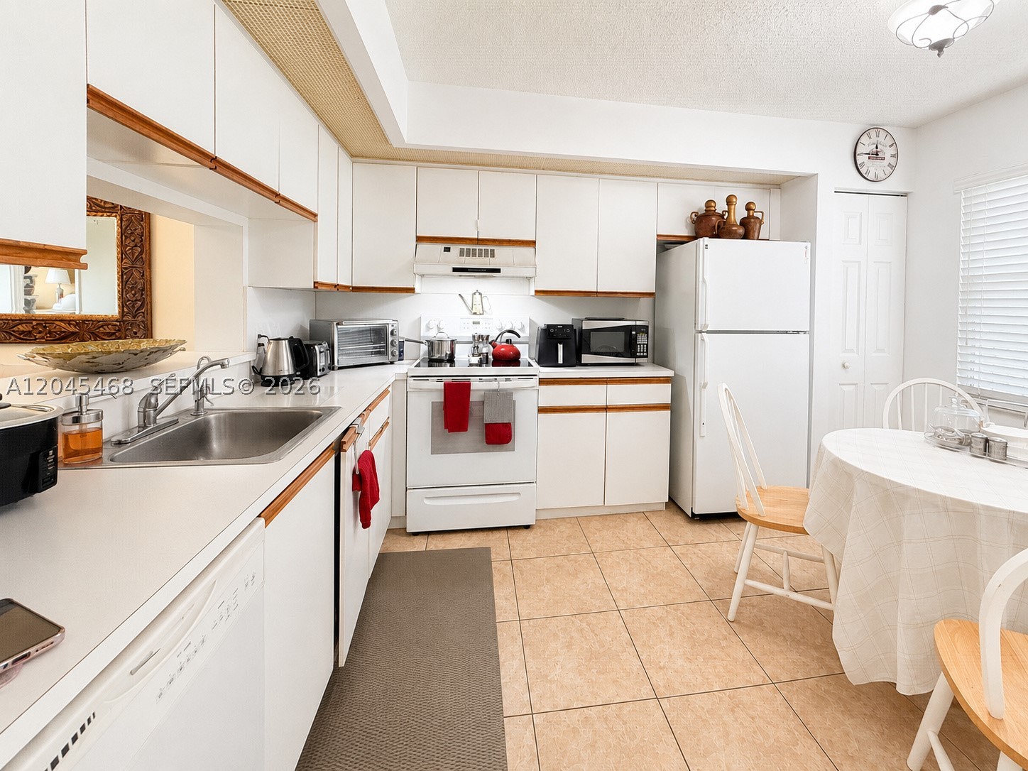 CAMBRIDGE AT CENTURY VILL - Residential