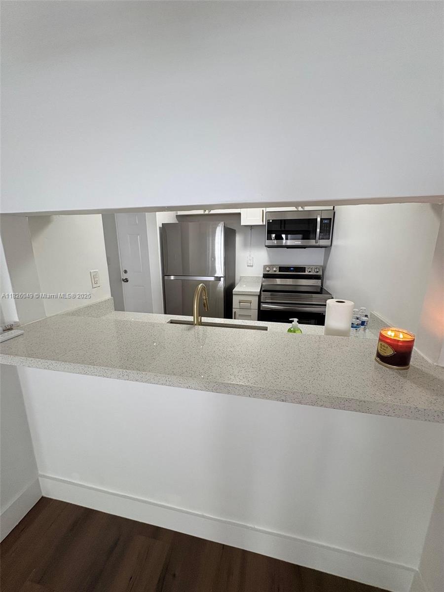 BAYSIDE TERRACE CONDO - Residential Lease
