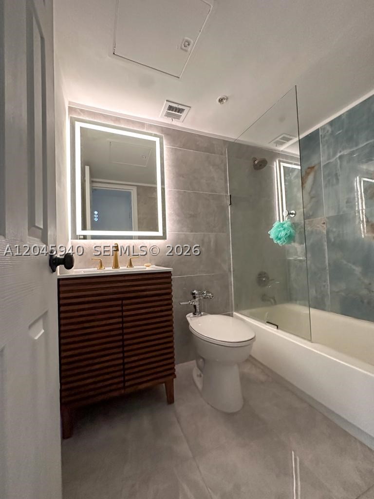 FLAMINGO SOUTH BEACH I CO - Residential