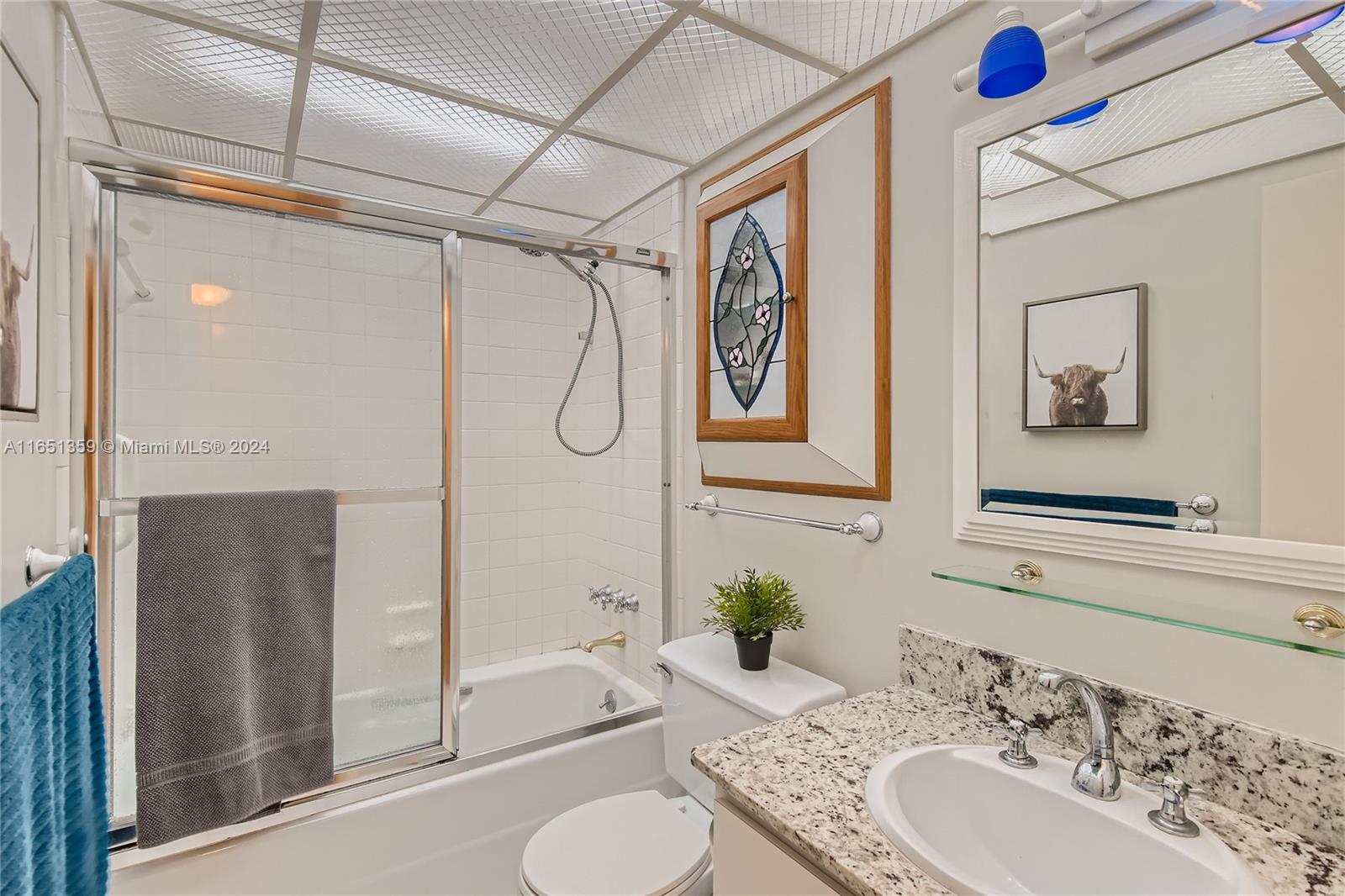 HARBOUR CLUB VILLAS CONDO - Residential Lease