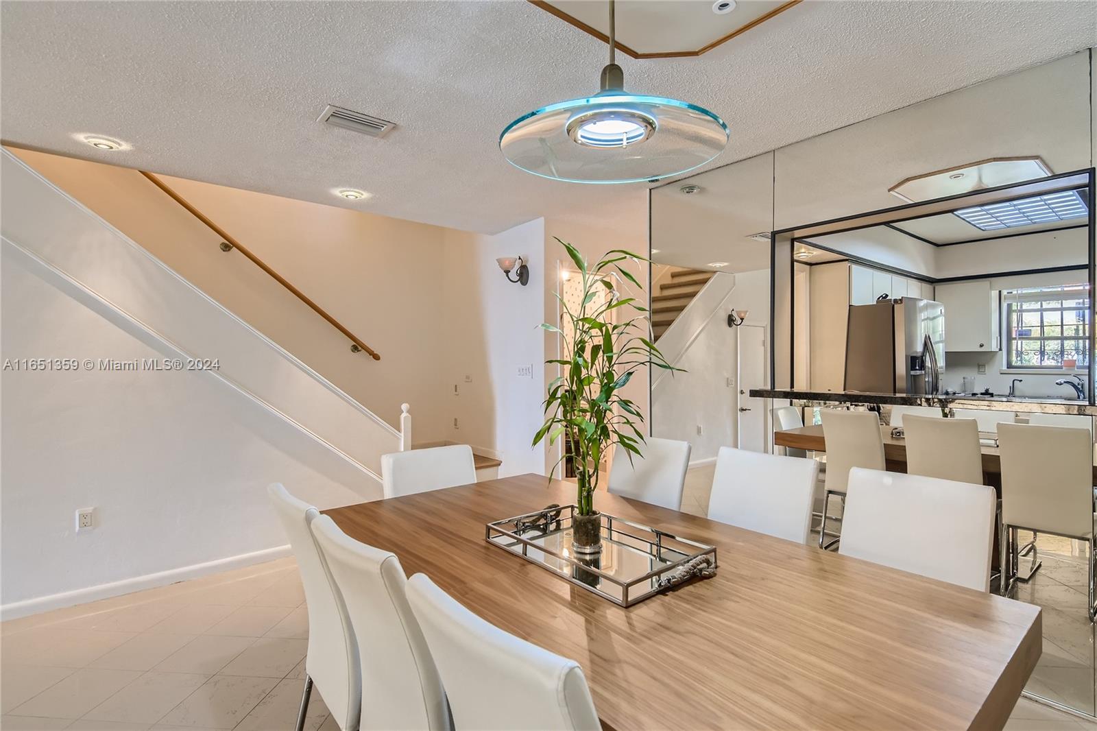HARBOUR CLUB VILLAS CONDO - Residential Lease