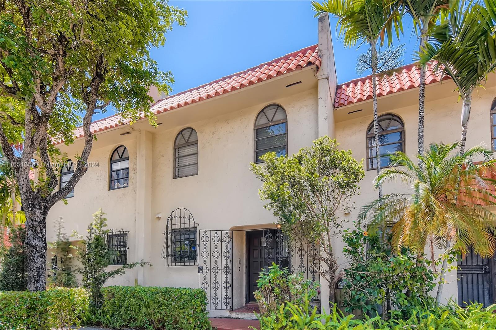 HARBOUR CLUB VILLAS CONDO - Residential Lease