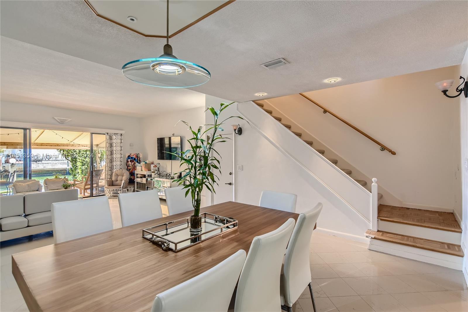 HARBOUR CLUB VILLAS CONDO - Residential Lease