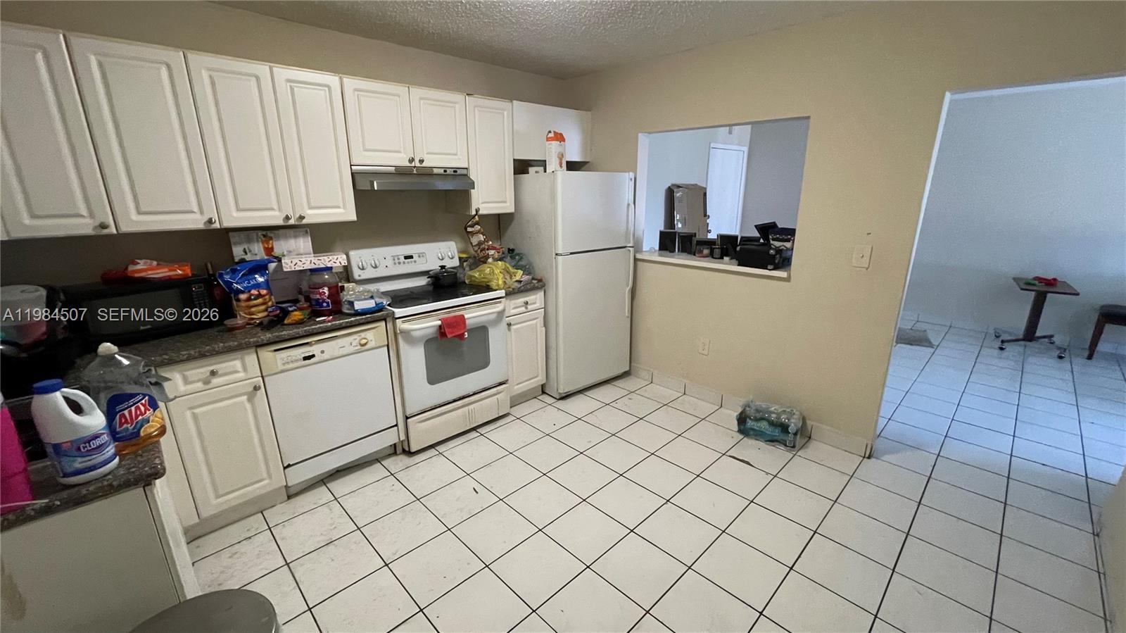 CONDADO REAL CONDO - Residential