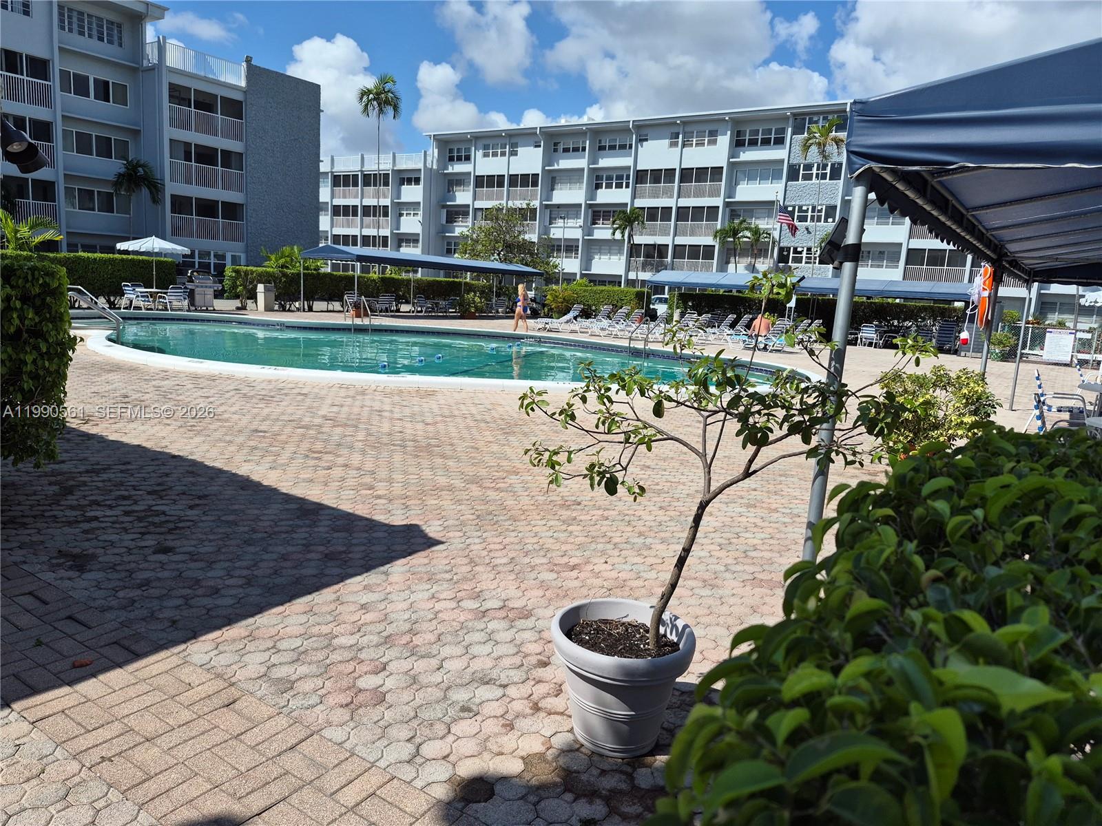 THIRD GULFSTREAM GARDEN - Residential