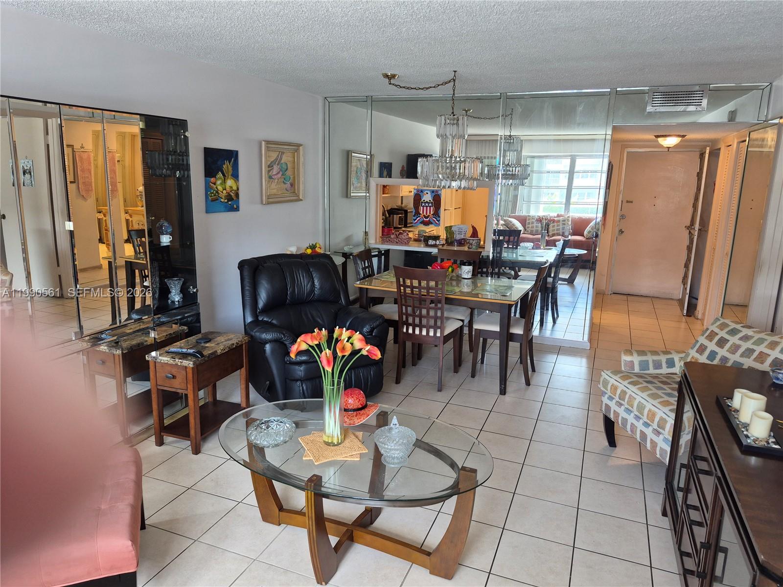 THIRD GULFSTREAM GARDEN - Residential