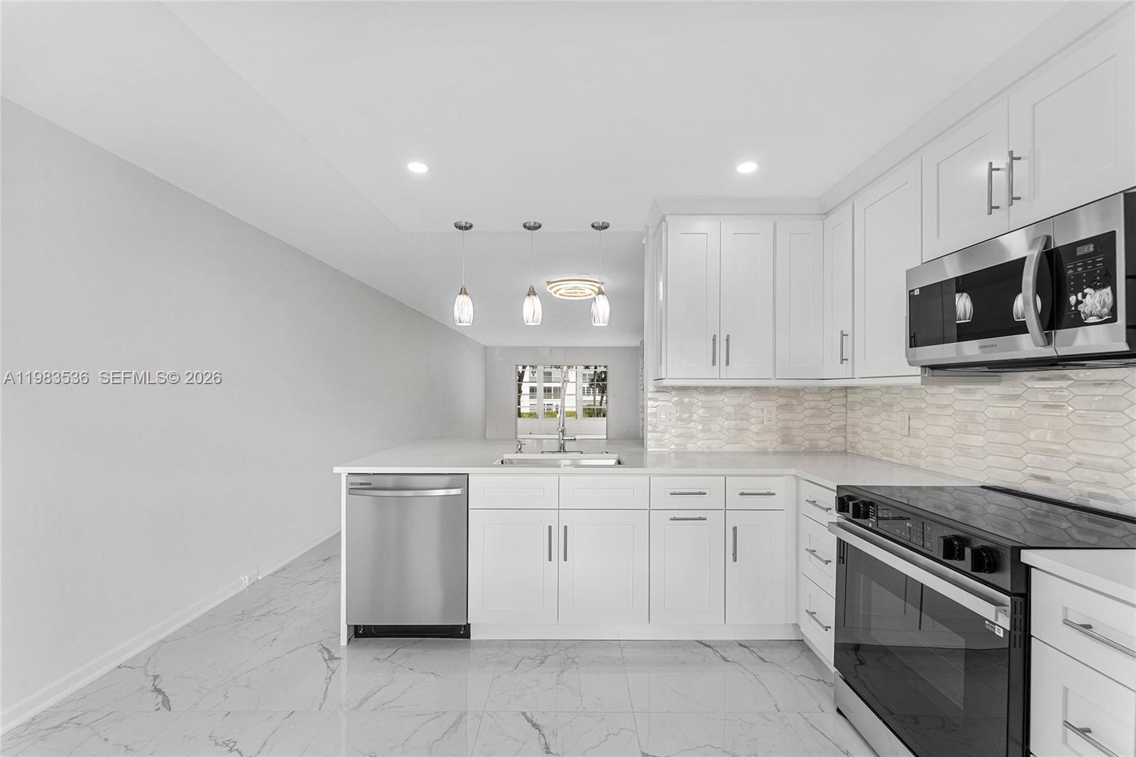 LUCAYA VILLAGE 1-C CONDO - Residential