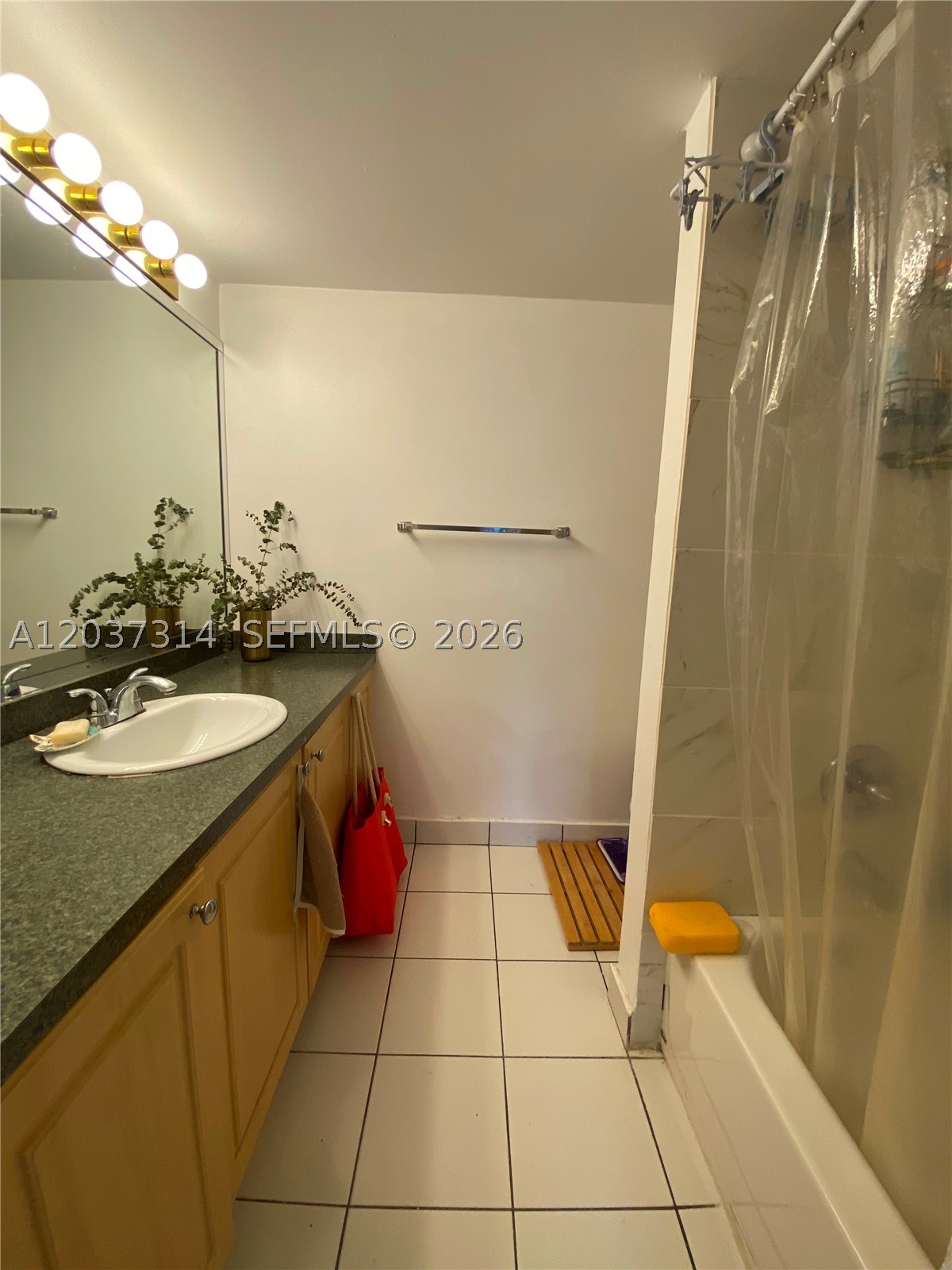 NEWPORT CONDO - Residential