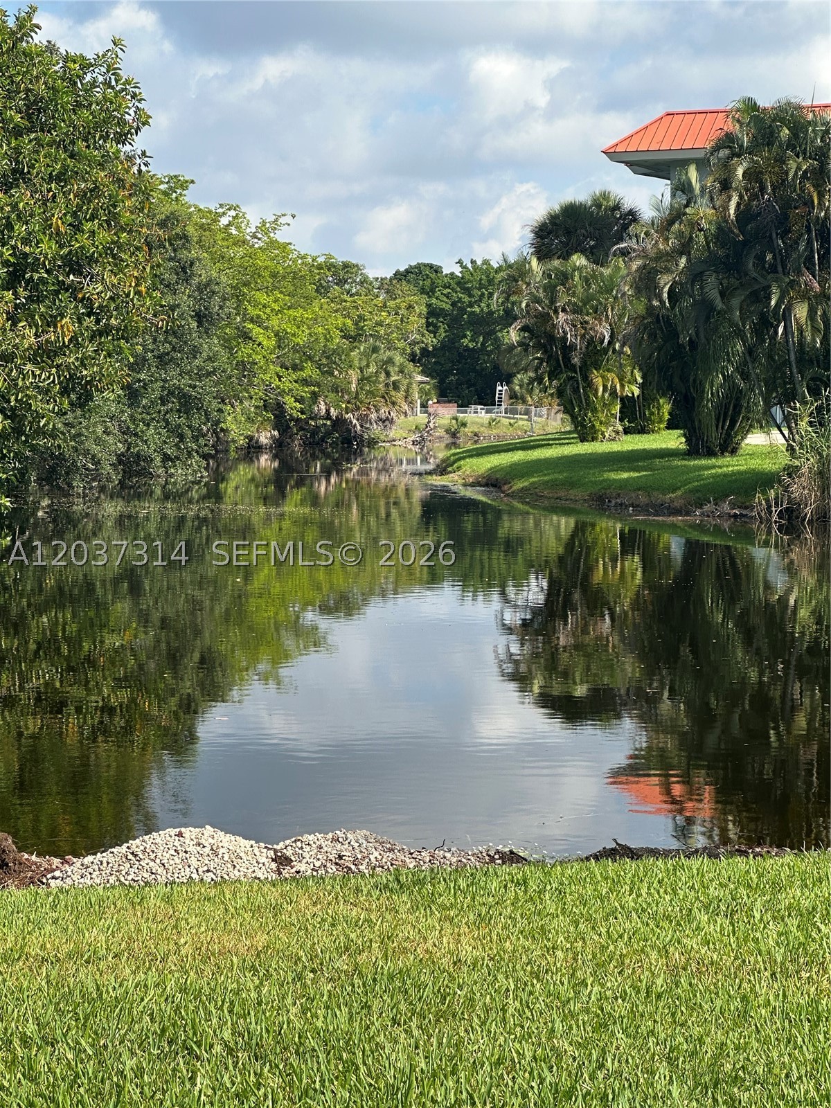NEWPORT CONDO - Residential