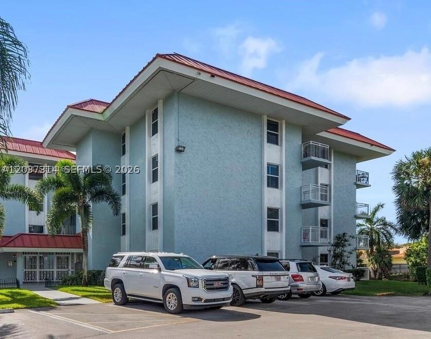 NEWPORT CONDO - Residential