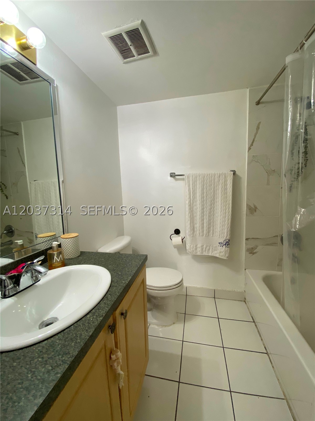 NEWPORT CONDO - Residential