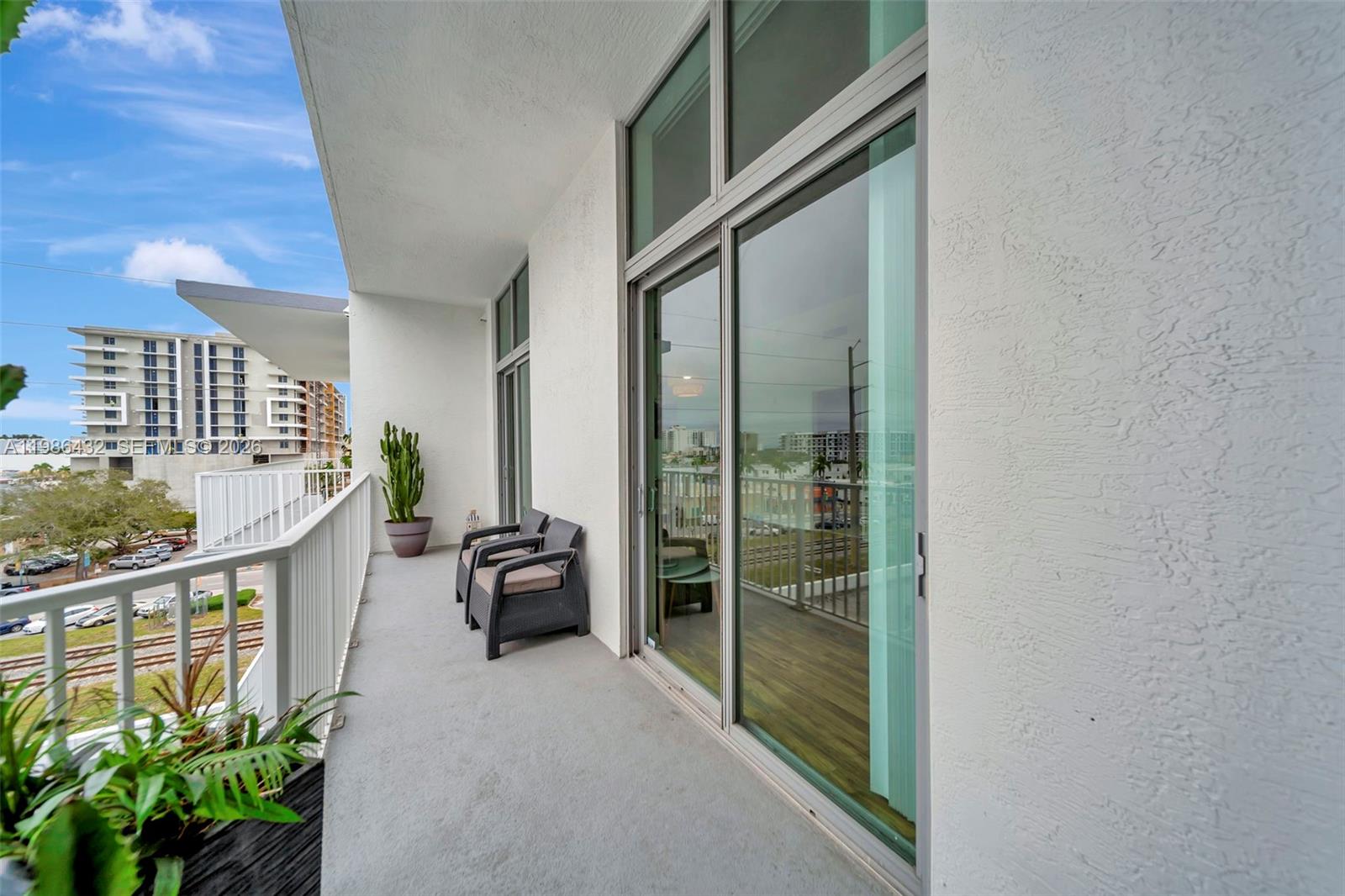 LOFTS AT HOLLYWOOD STATIO - Residential
