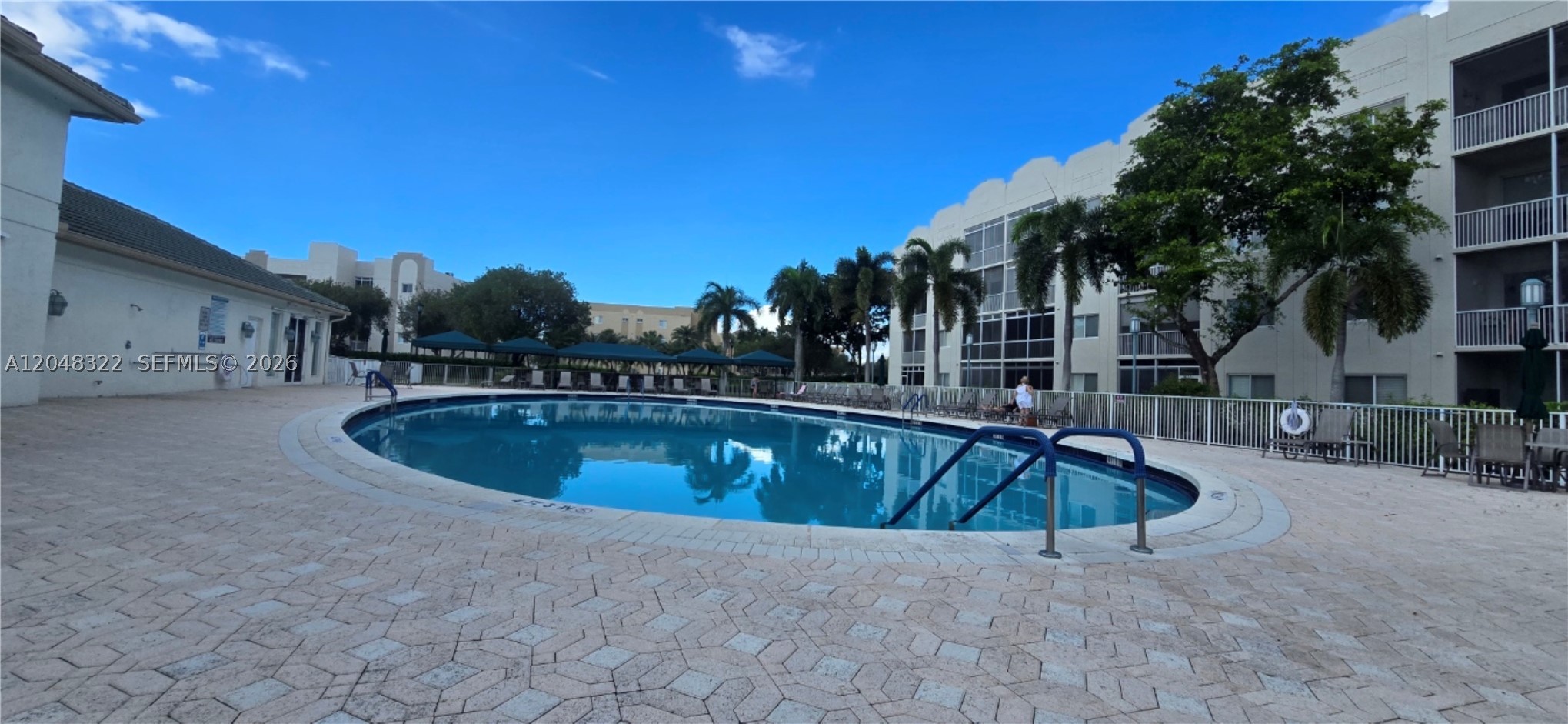 SOUTHAMPTON CONDOMINIUM J - Residential