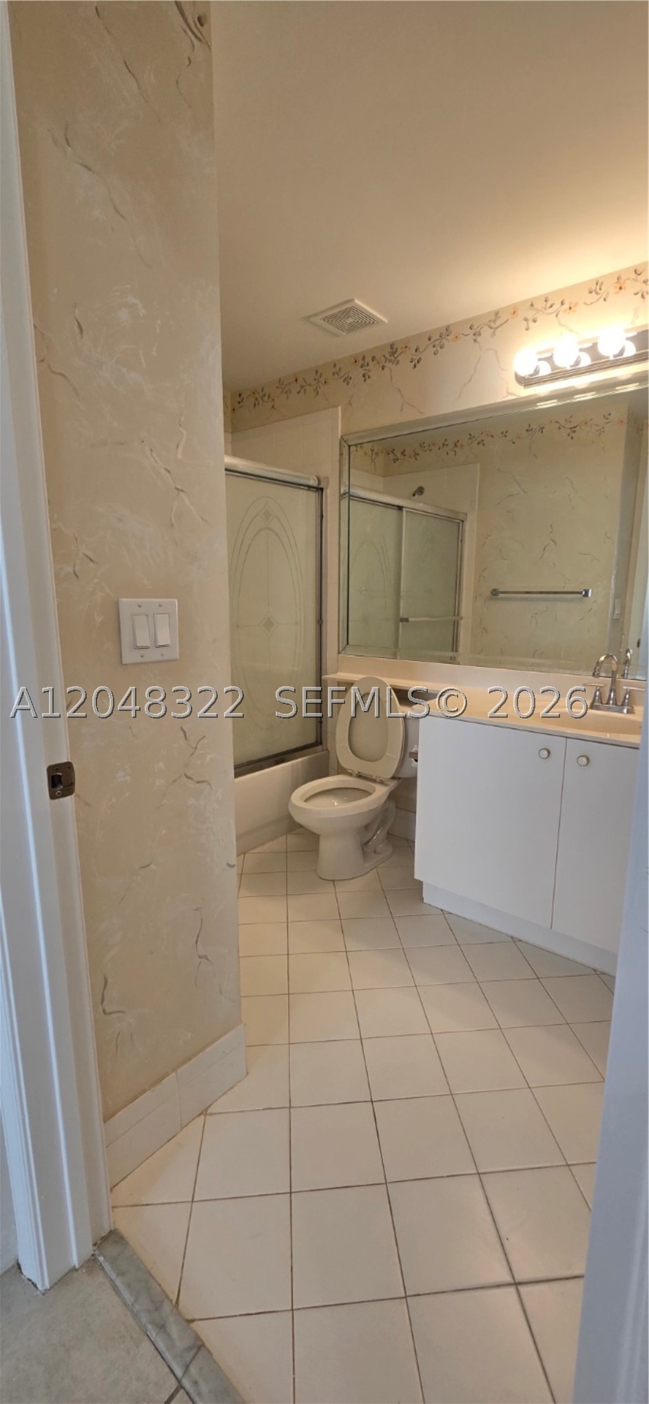SOUTHAMPTON CONDOMINIUM J - Residential