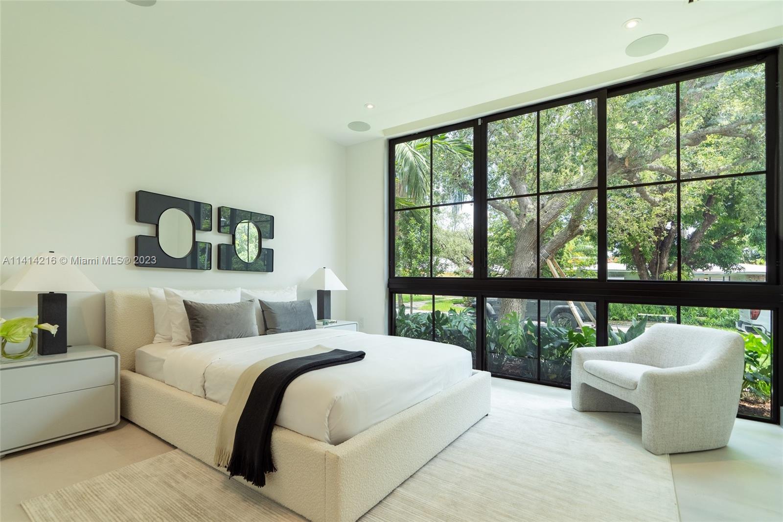 PARK PLAZA CORR PL OF - Residential