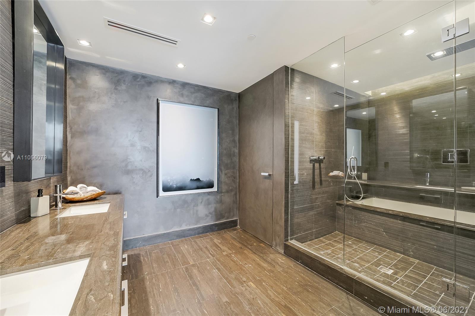 PARAISO BAY CONDO - Residential