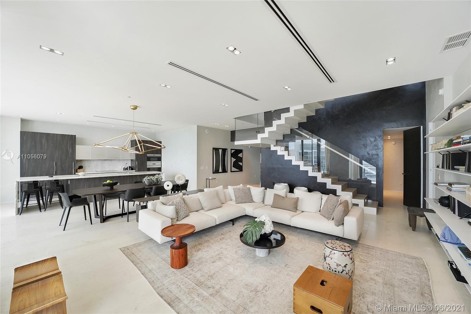 PARAISO BAY CONDO - Residential