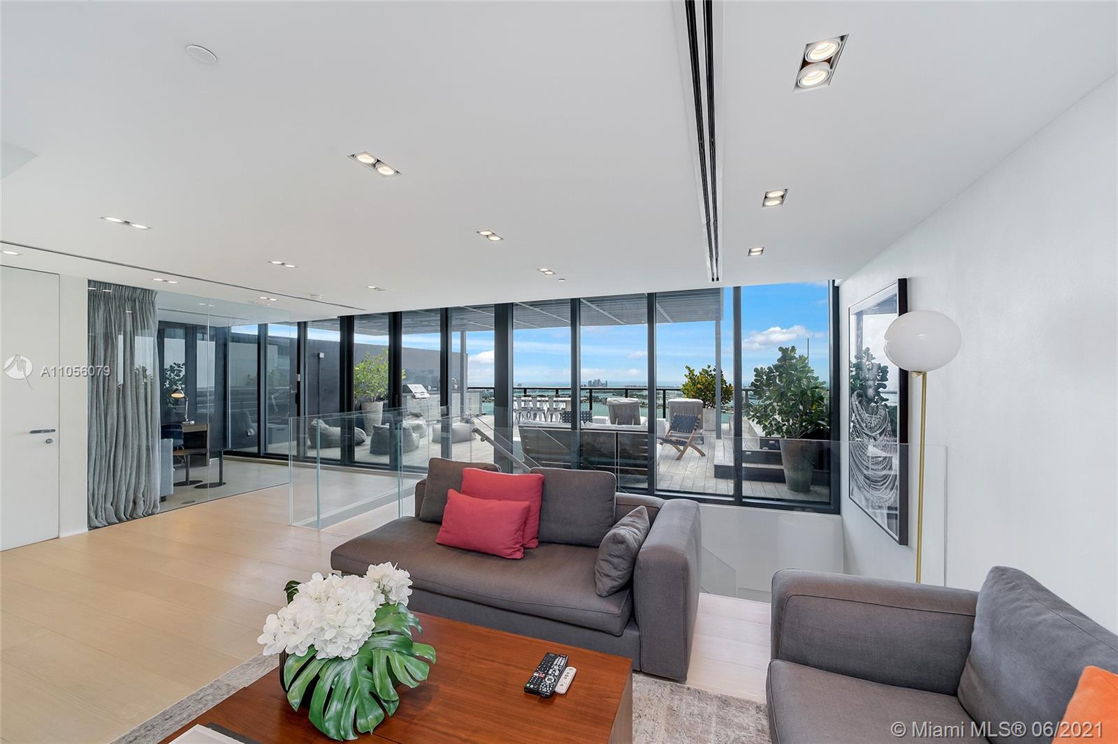 PARAISO BAY CONDO - Residential