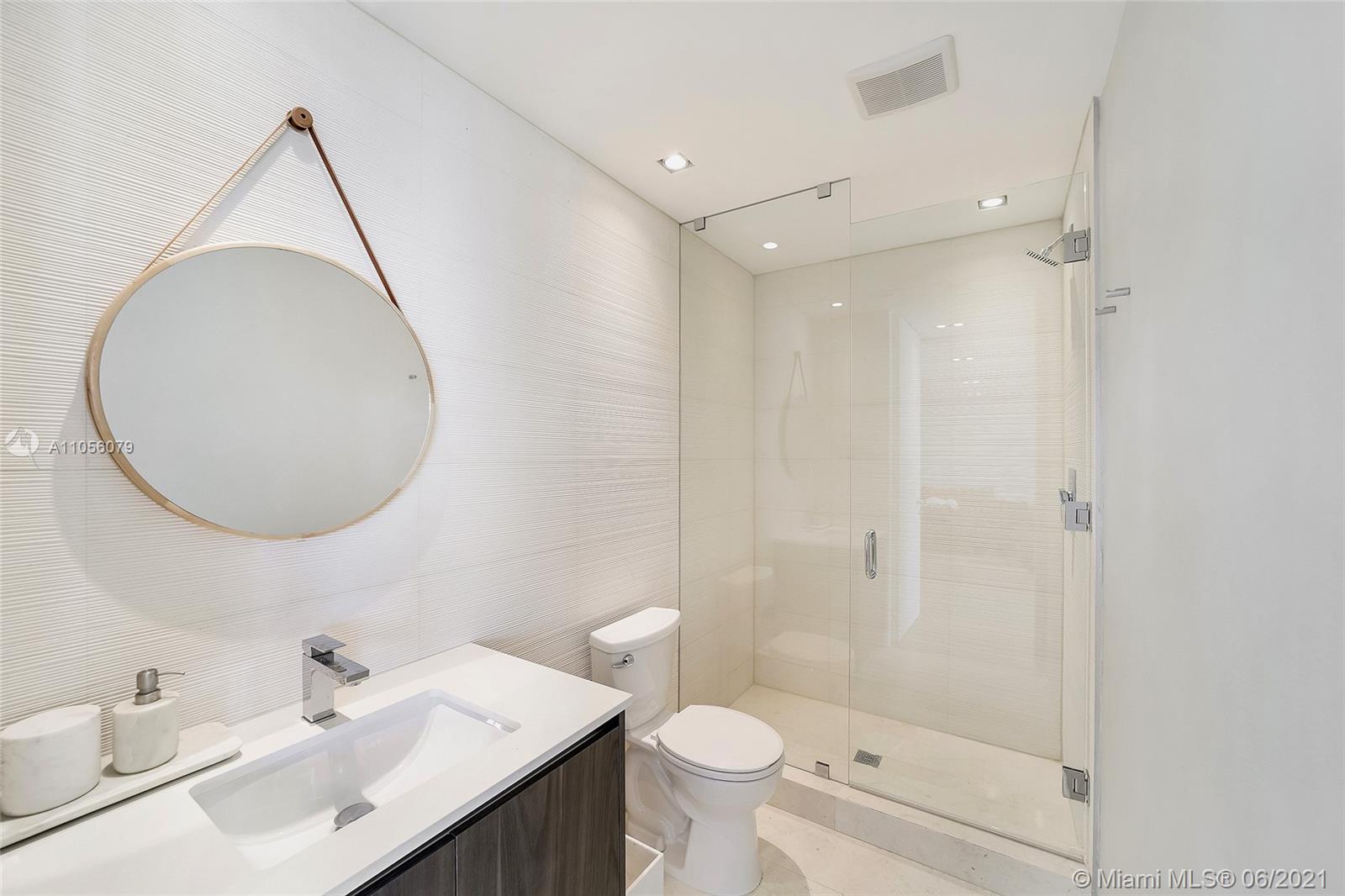 PARAISO BAY CONDO - Residential