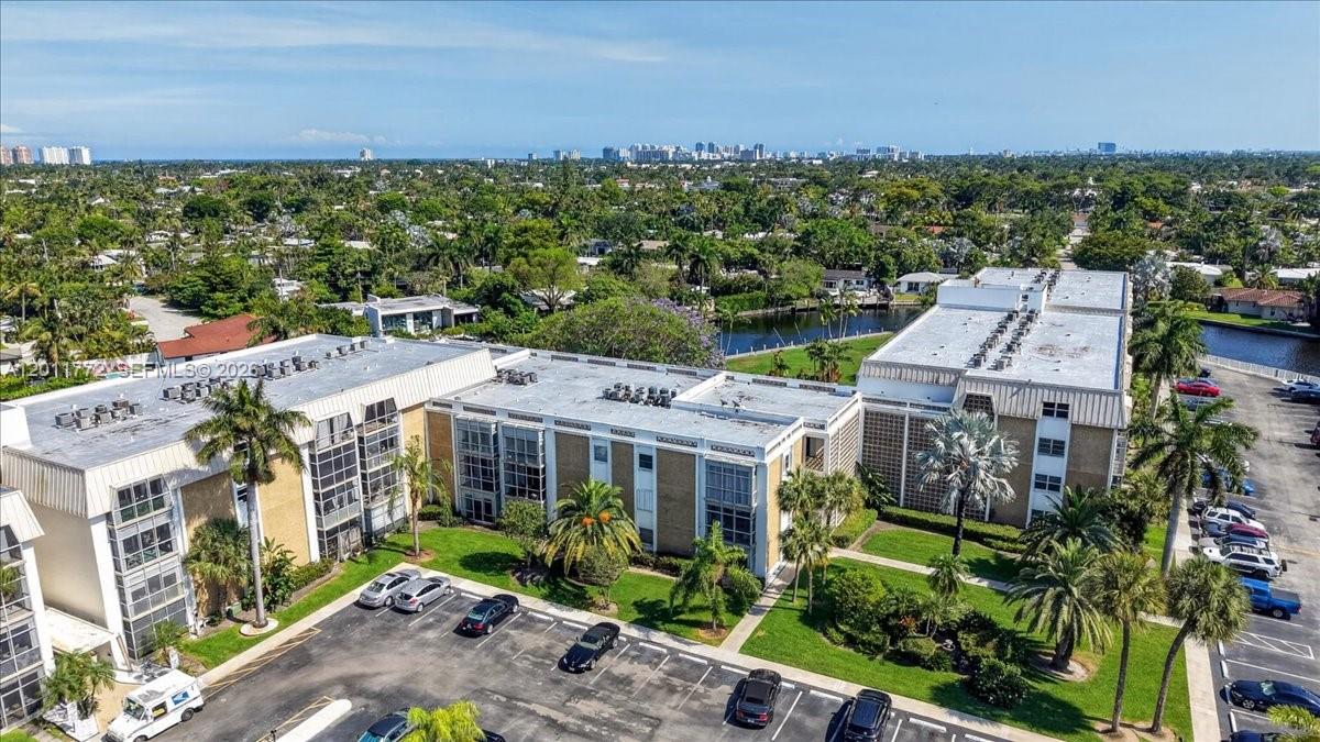 RIVER SHORES CONDO - Residential