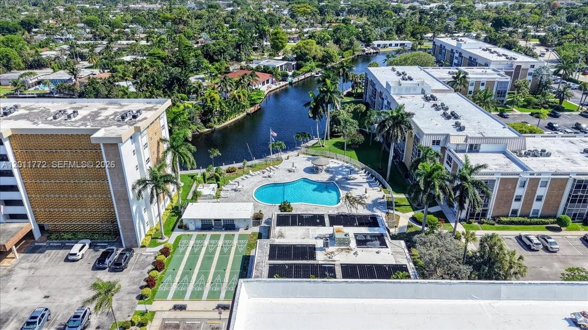 RIVER SHORES CONDO - Residential