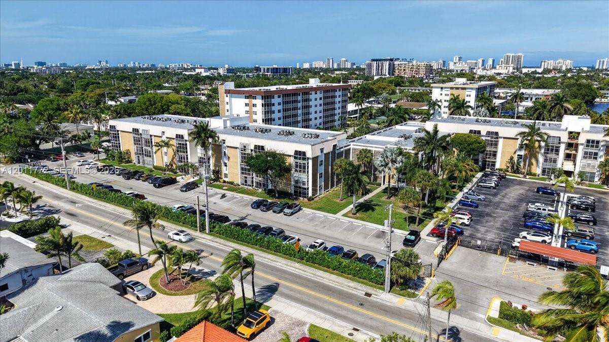 RIVER SHORES CONDO - Residential