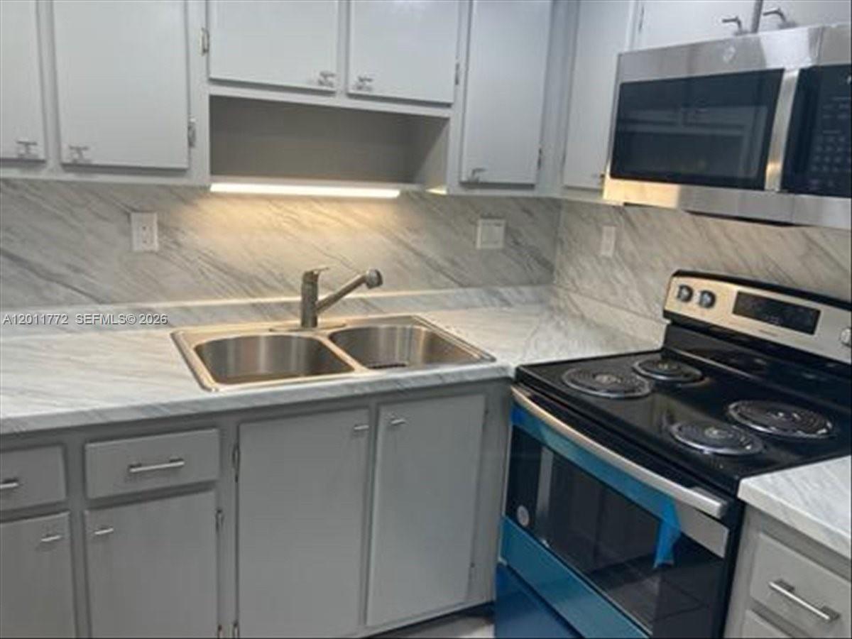 RIVER SHORES CONDO - Residential