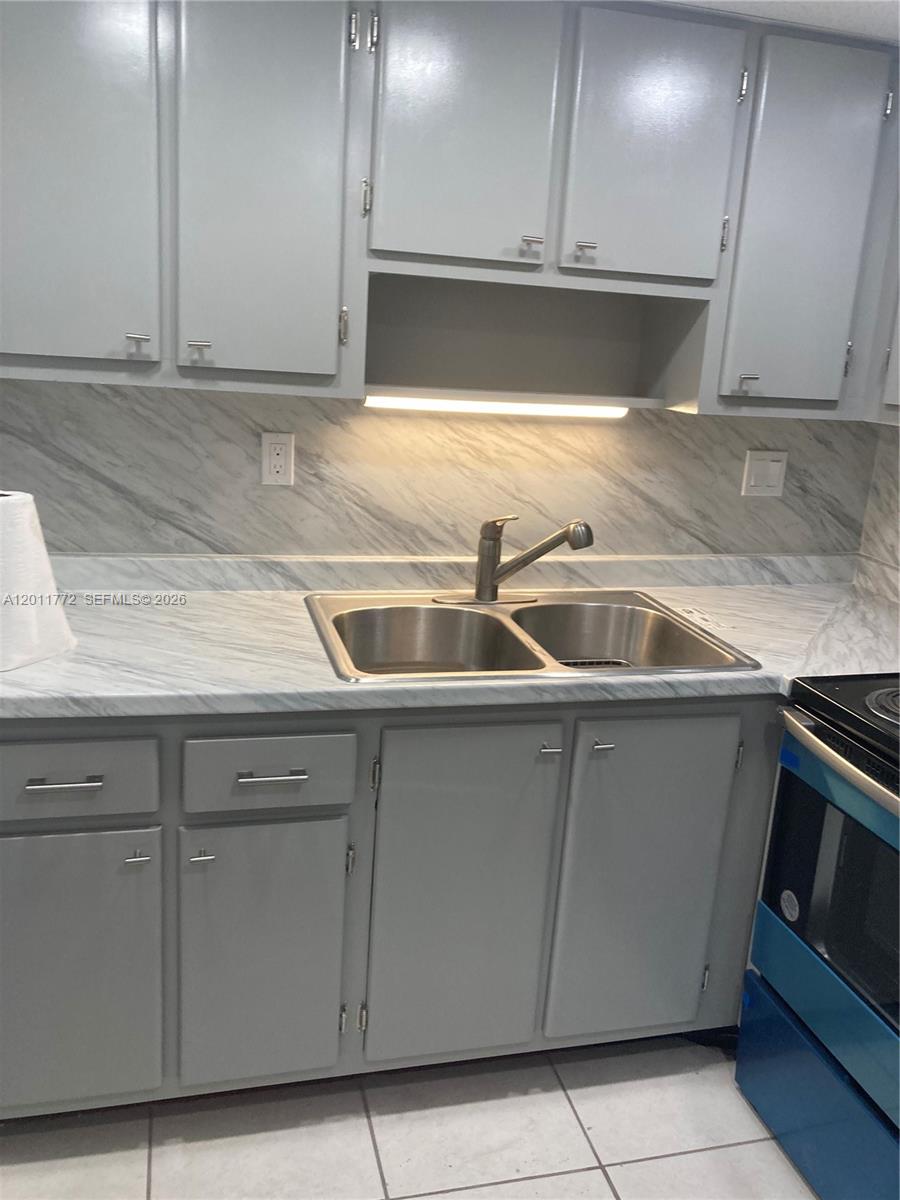 RIVER SHORES CONDO - Residential