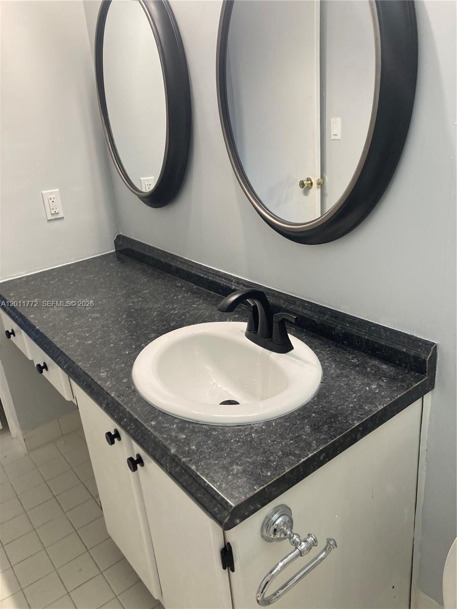 RIVER SHORES CONDO - Residential
