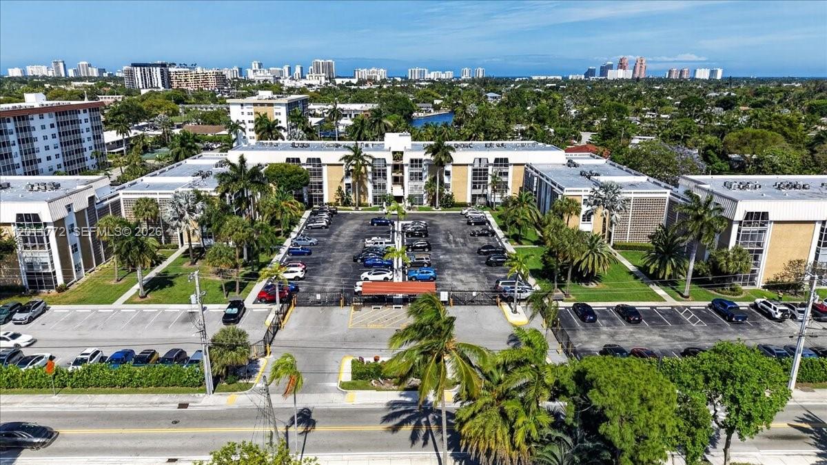 RIVER SHORES CONDO - Residential